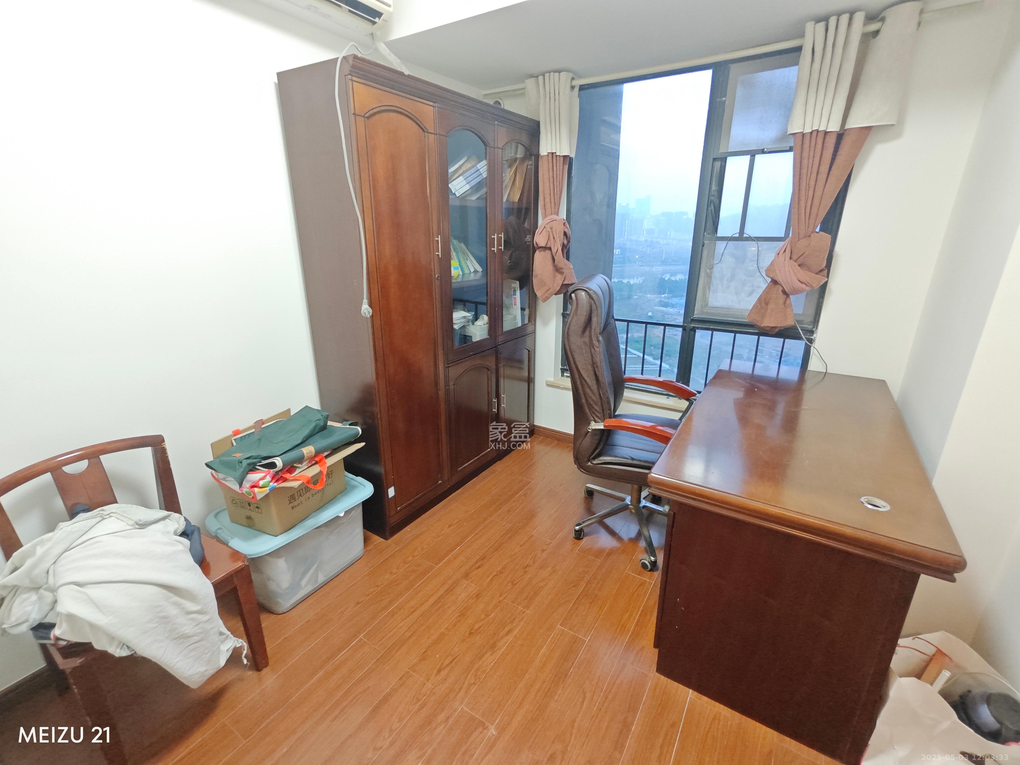 万科城  3室2厅2卫   2500.00元/月室内图