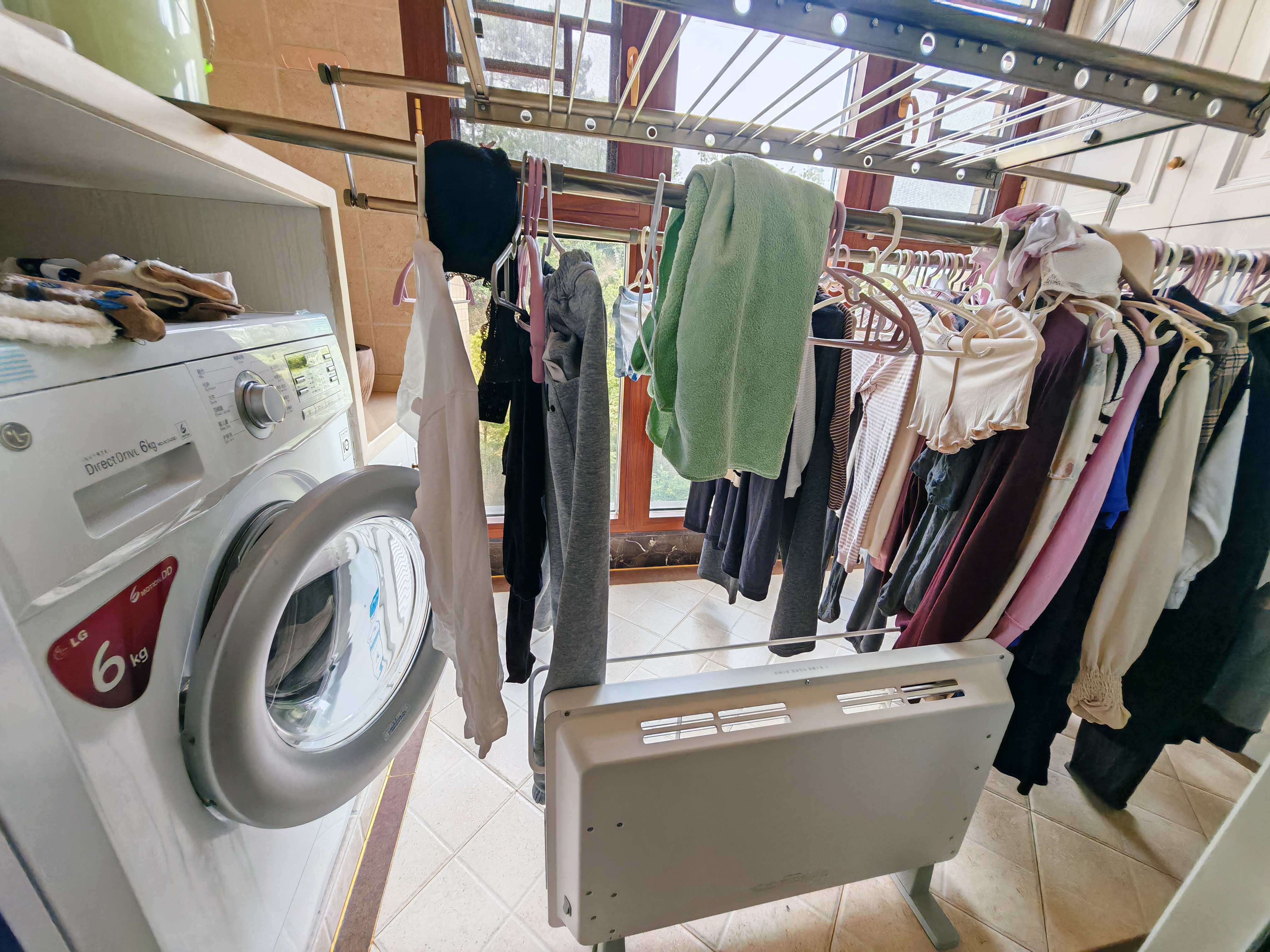山水印象  3室2厅2卫   85.00万客厅