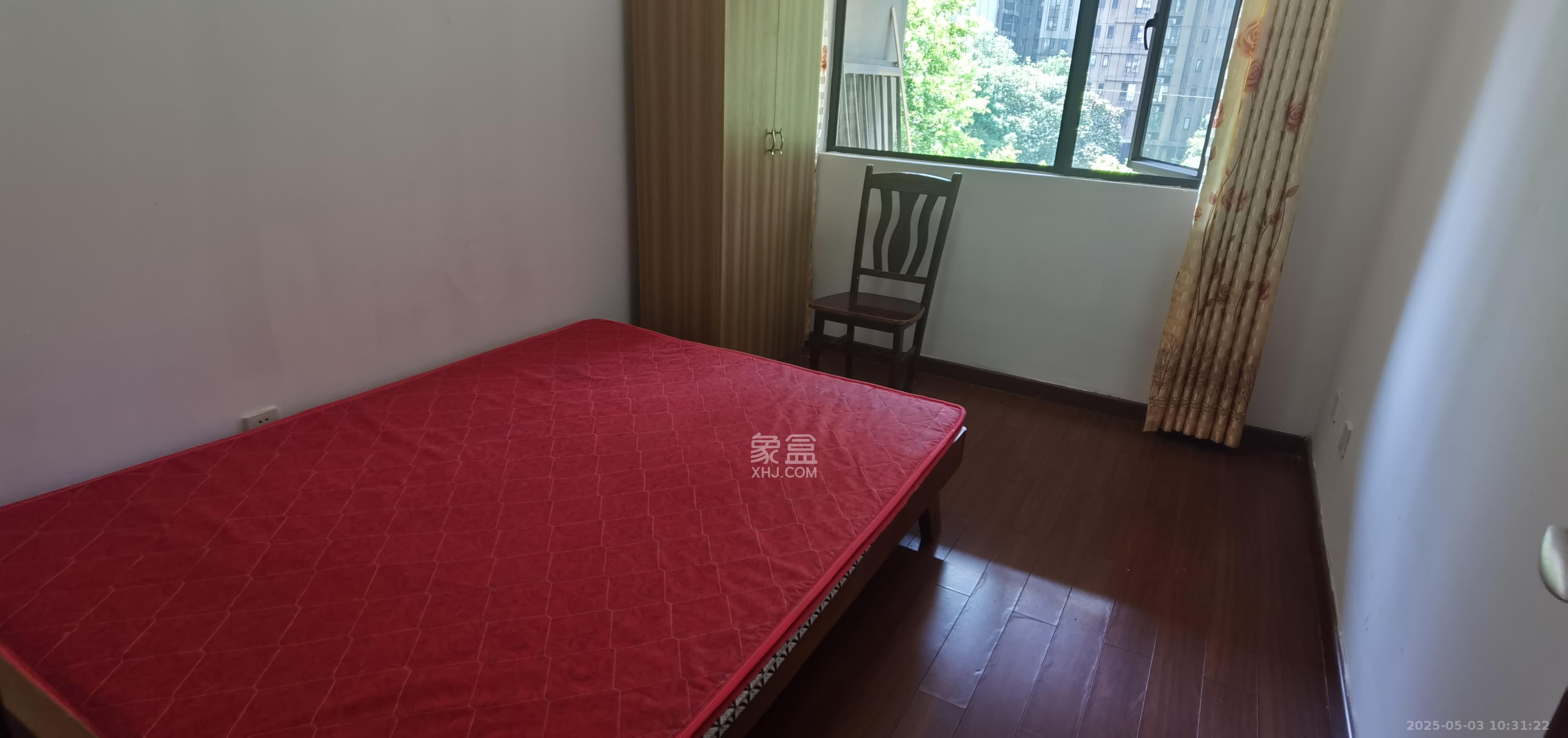万科城市花园  3室2厅1卫   2100.00元/月室内图