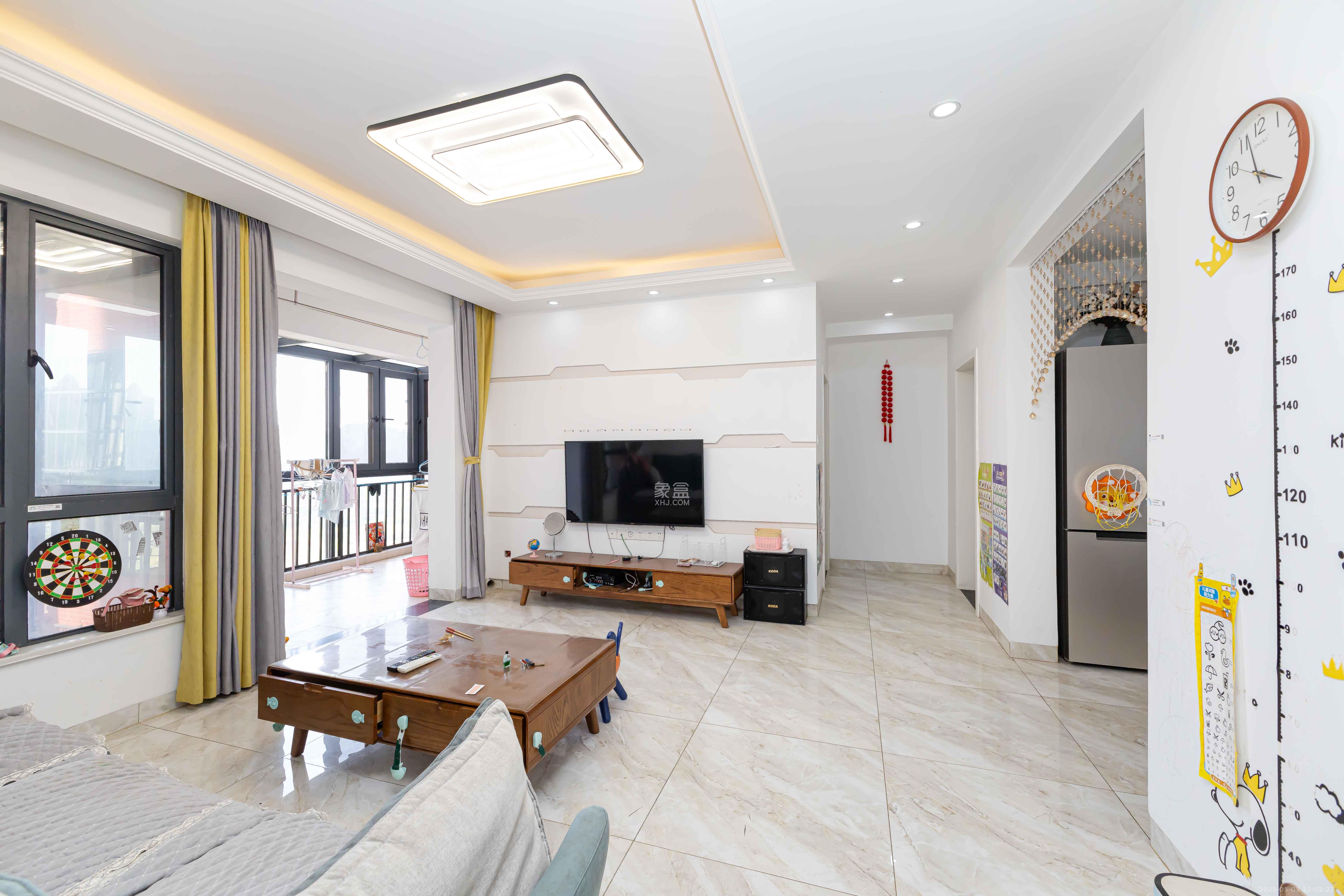 浩龙音乐界 3室2厅2卫 70.0万 浩龙音乐界 3室2厅2卫 70.0万客厅