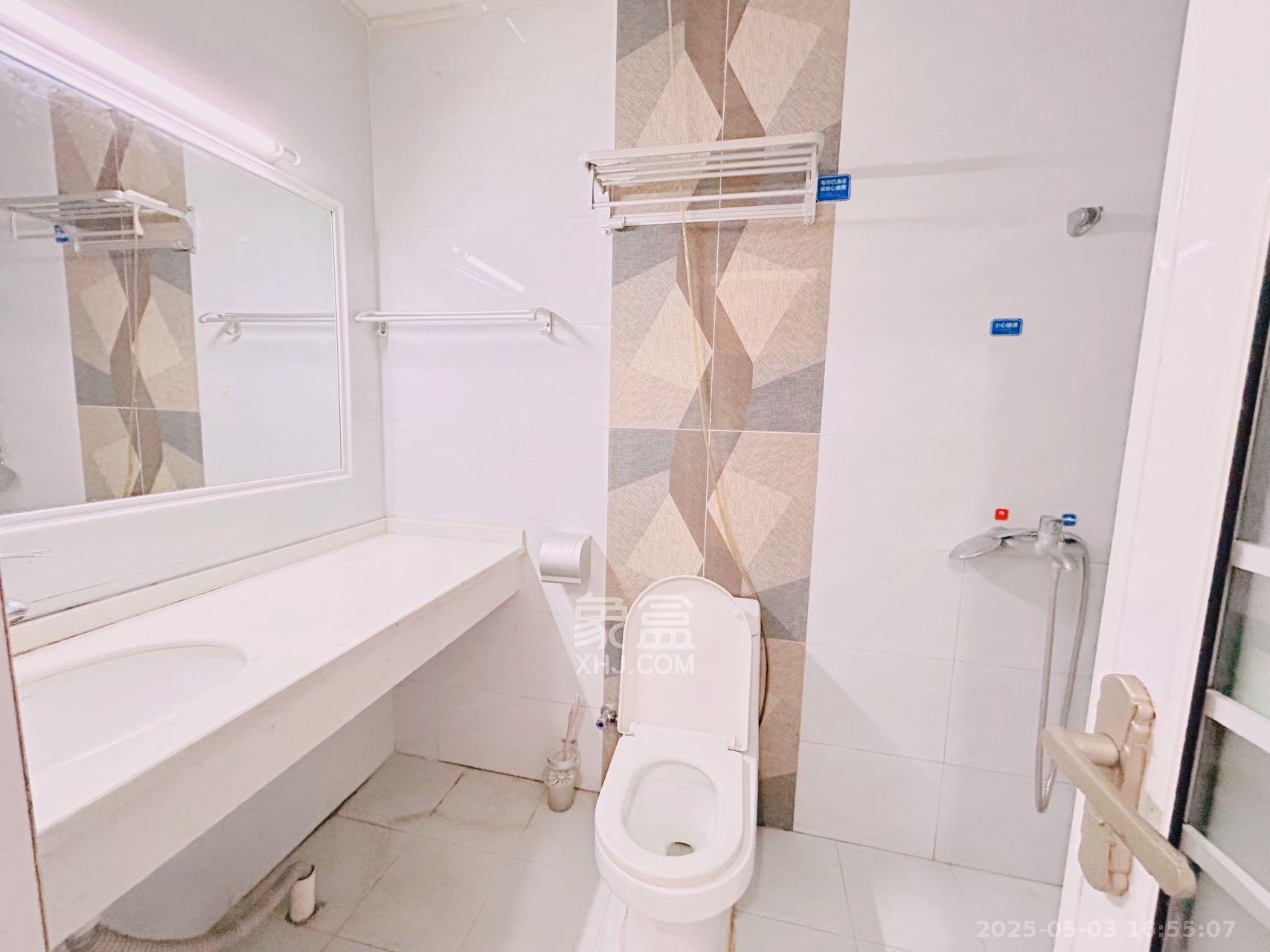 新世界广场 1室1厅1卫 1500.0元/月 新世界广场 1室1厅1卫 1500.0元/月室内图