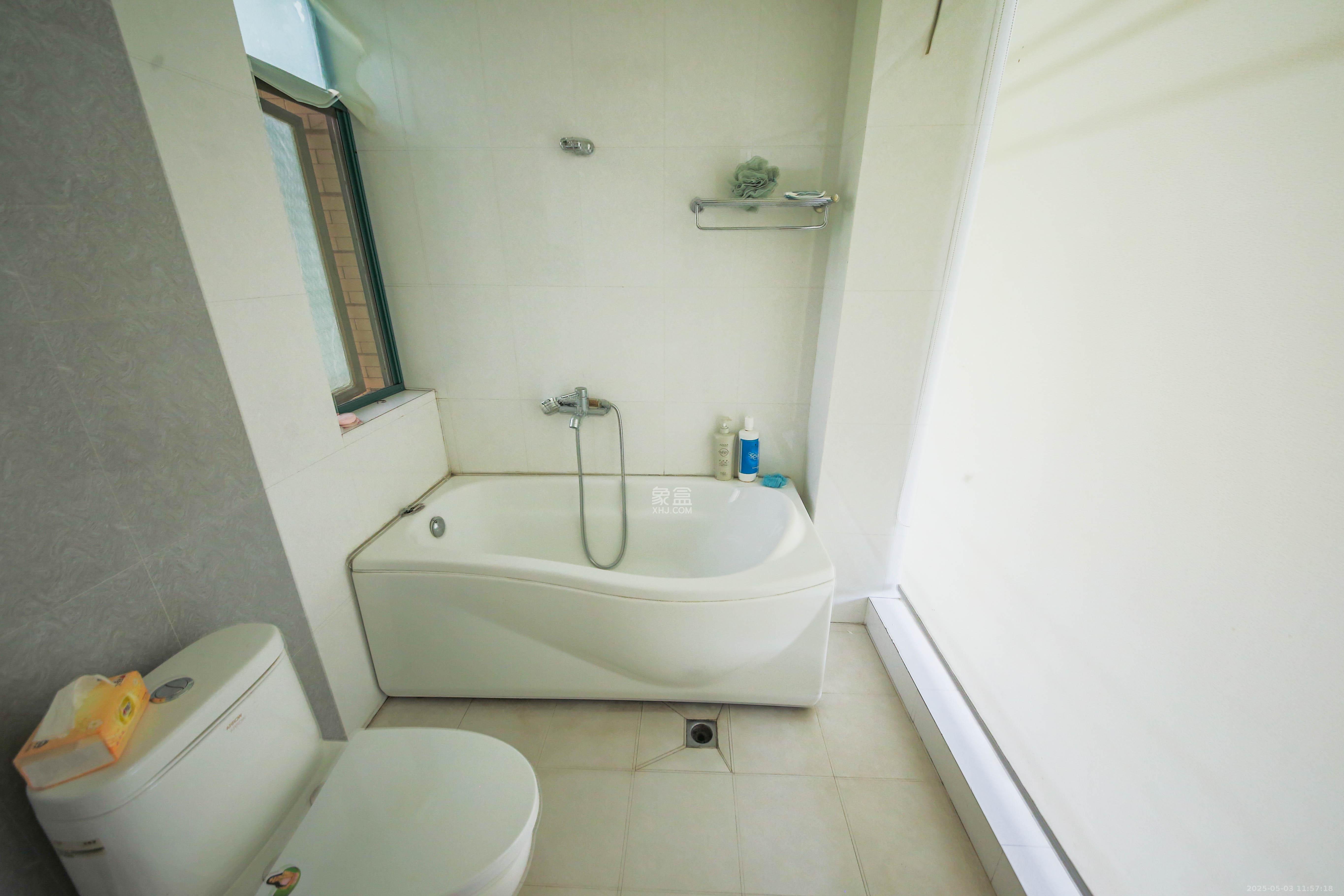 柠檬丽都 3室2厅2卫 79.9万 柠檬丽都 3室2厅2卫 79.9万卫生间