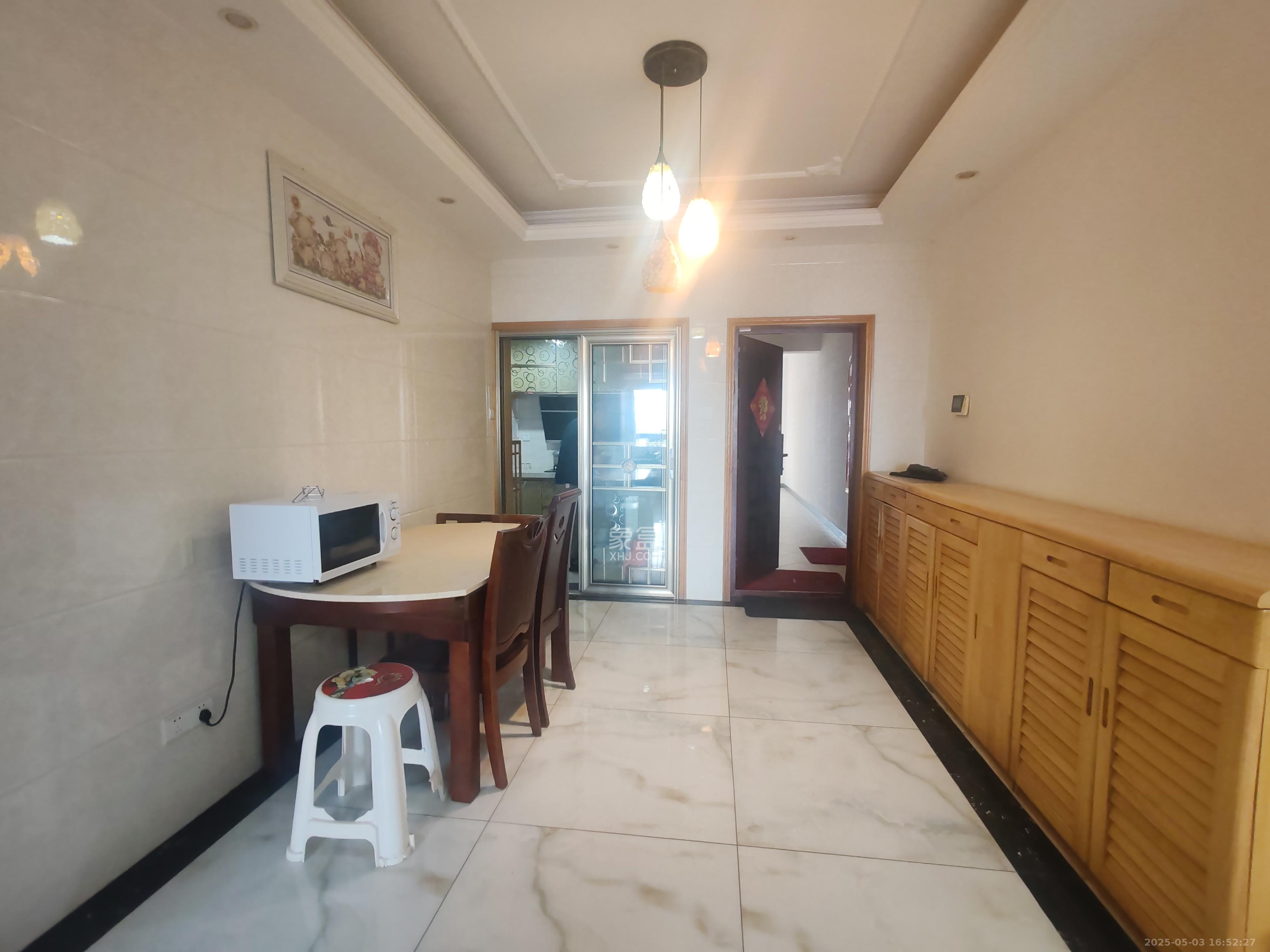 康桥长郡 3室2厅2卫 2500.0元/月 康桥长郡 3室2厅2卫 2500.0元/月室内图