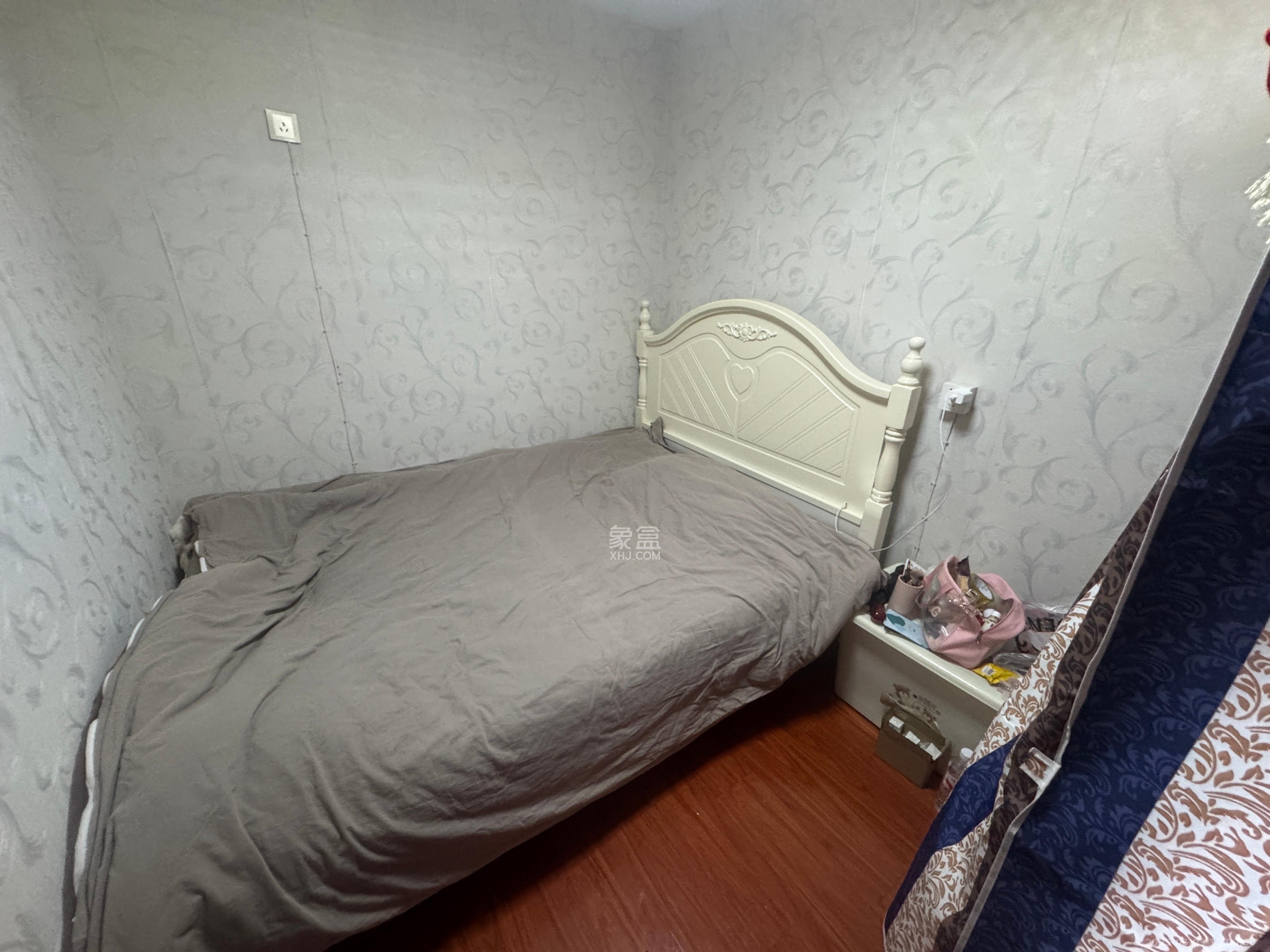 宏景名厦  3室2厅1卫   2300.00元/月室内图