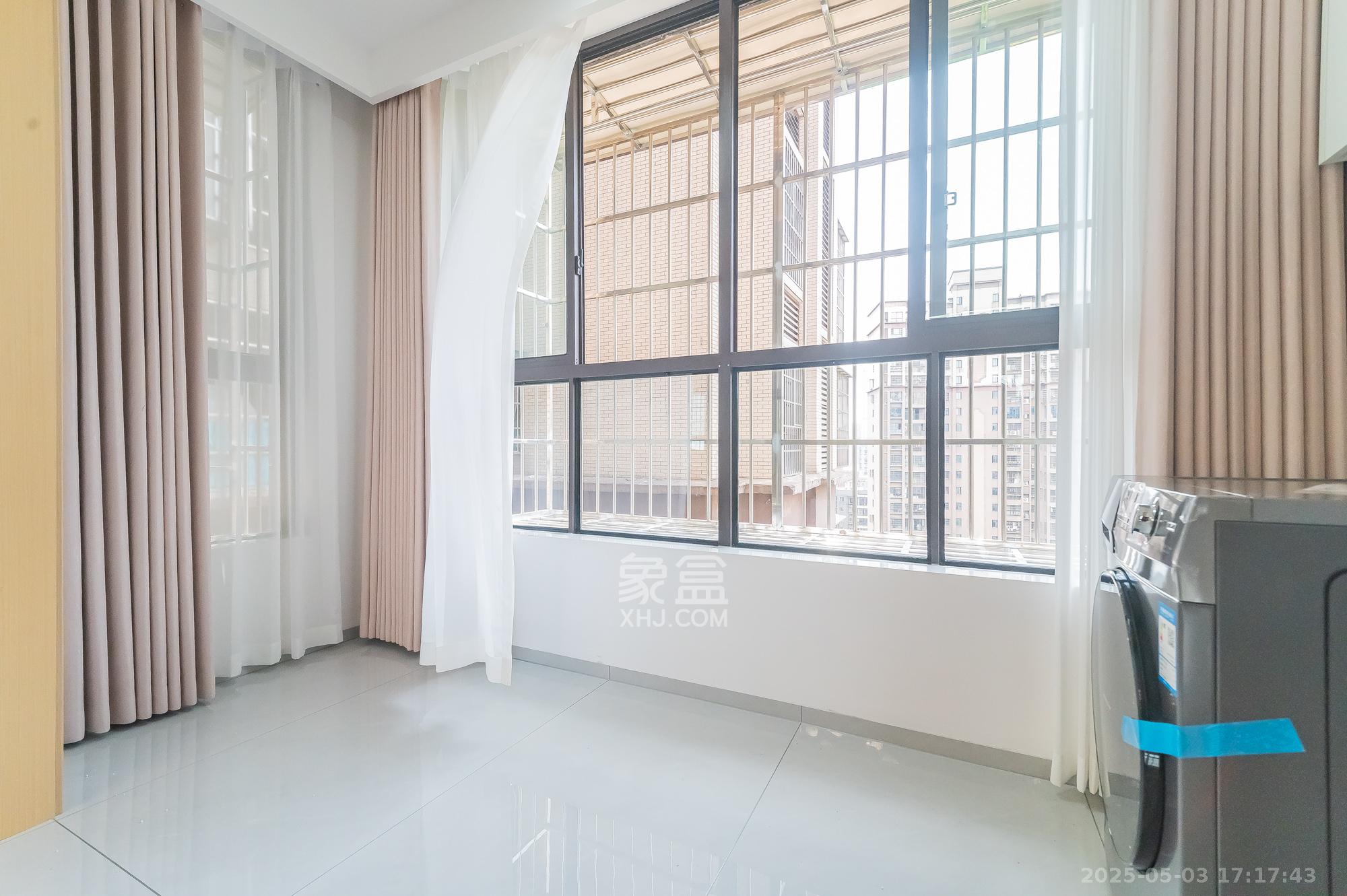 湖湾世景 5室2厅2卫 103.8万 湖湾世景 5室2厅2卫 103.8万阳台