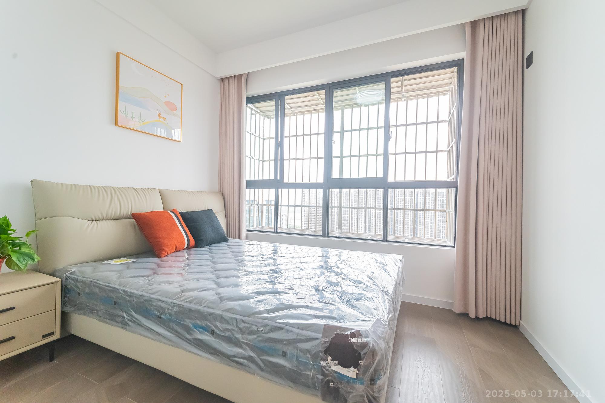 湖湾世景 5室2厅2卫 103.8万 湖湾世景 5室2厅2卫 103.8万卧室