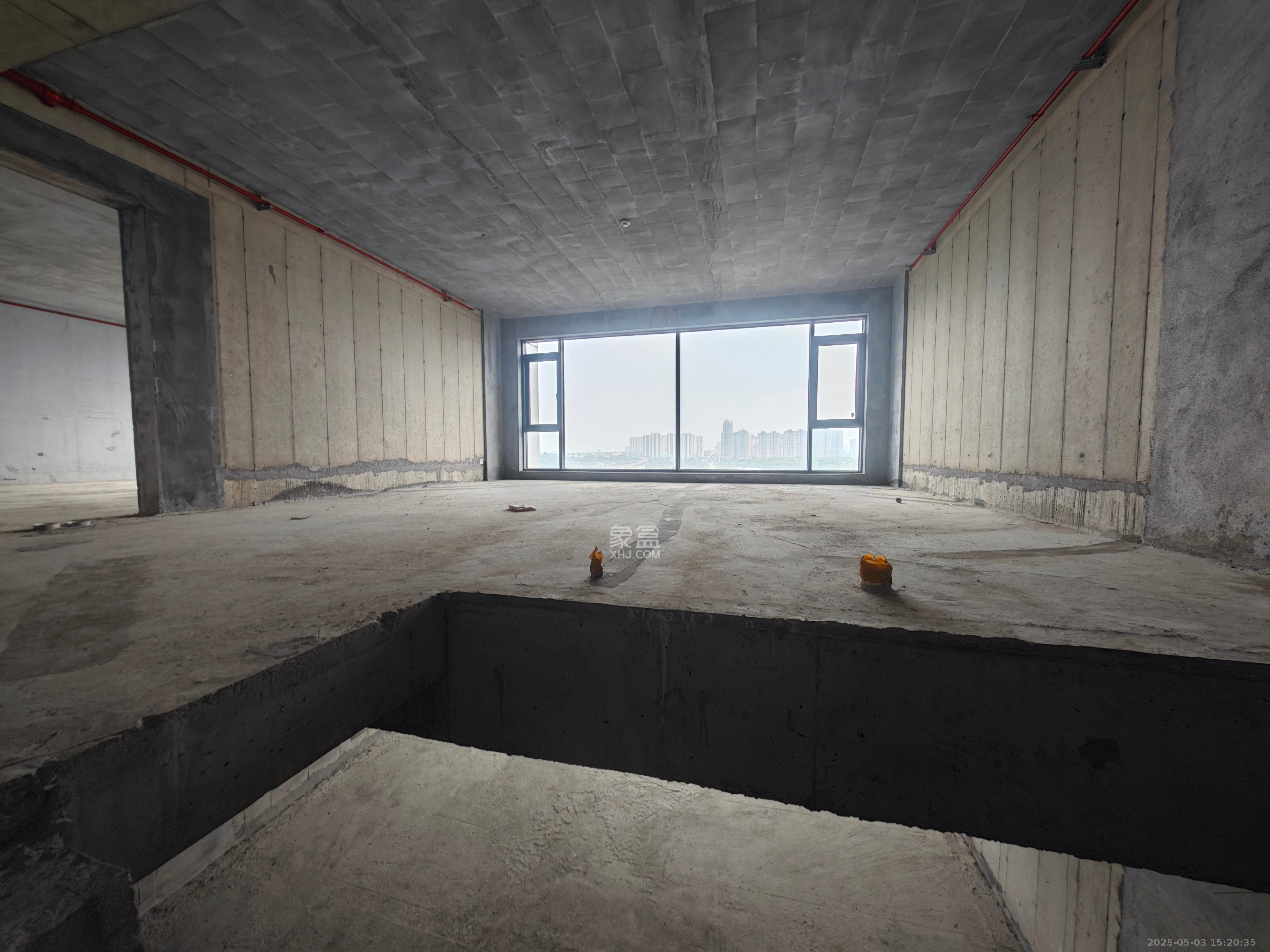 天元观湘云顶 5室2厅2卫 170.0万 天元观湘云顶 5室2厅2卫 170.0万客厅