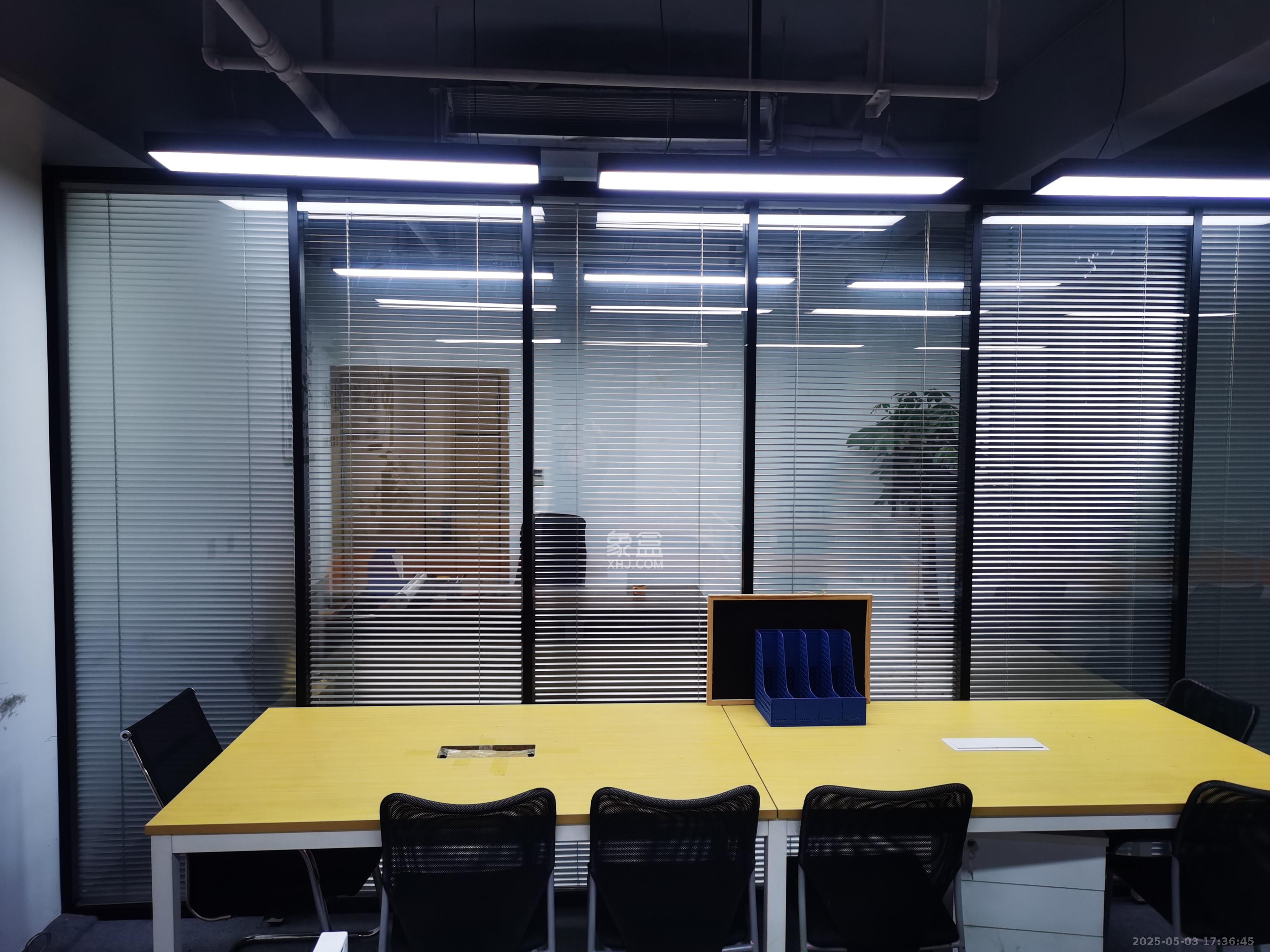 长房时代城   127.53㎡      7000.0元/月室内图