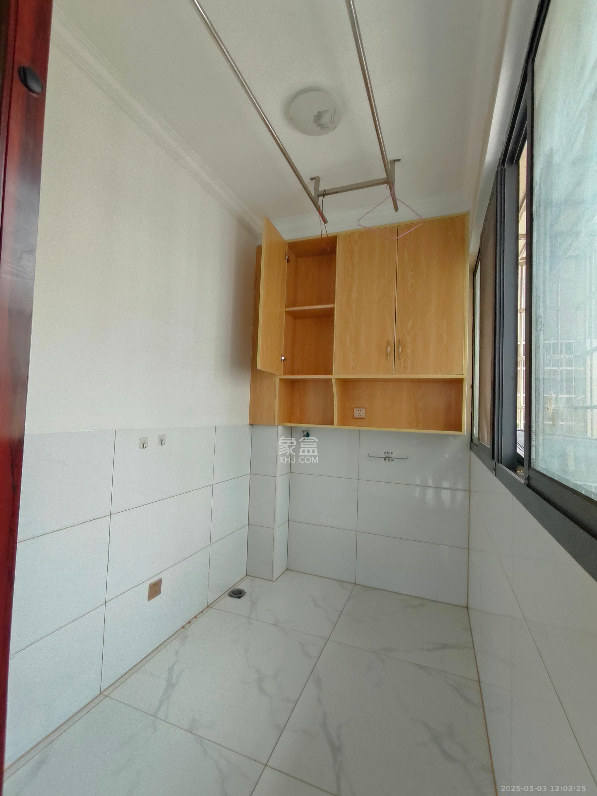 嘉顺苑 3室2厅2卫 2400.0元/月 嘉顺苑 3室2厅2卫 2400.0元/月室内图