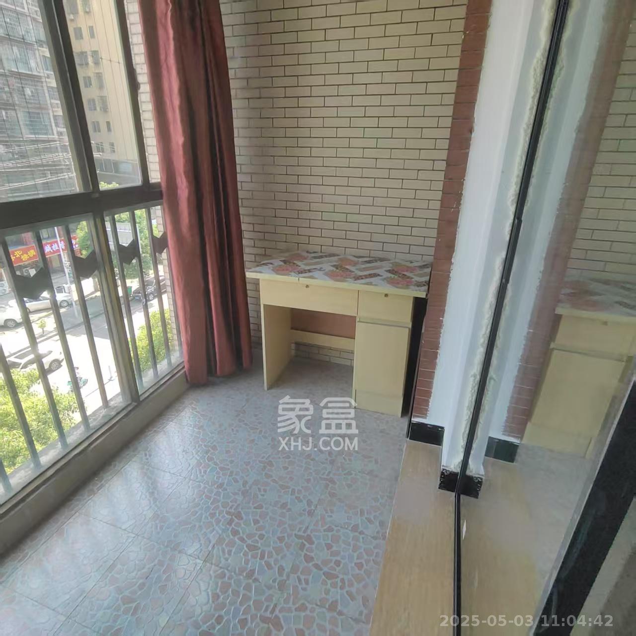 莲湖汽配城  2室2厅1卫   1200.00元/月室内图