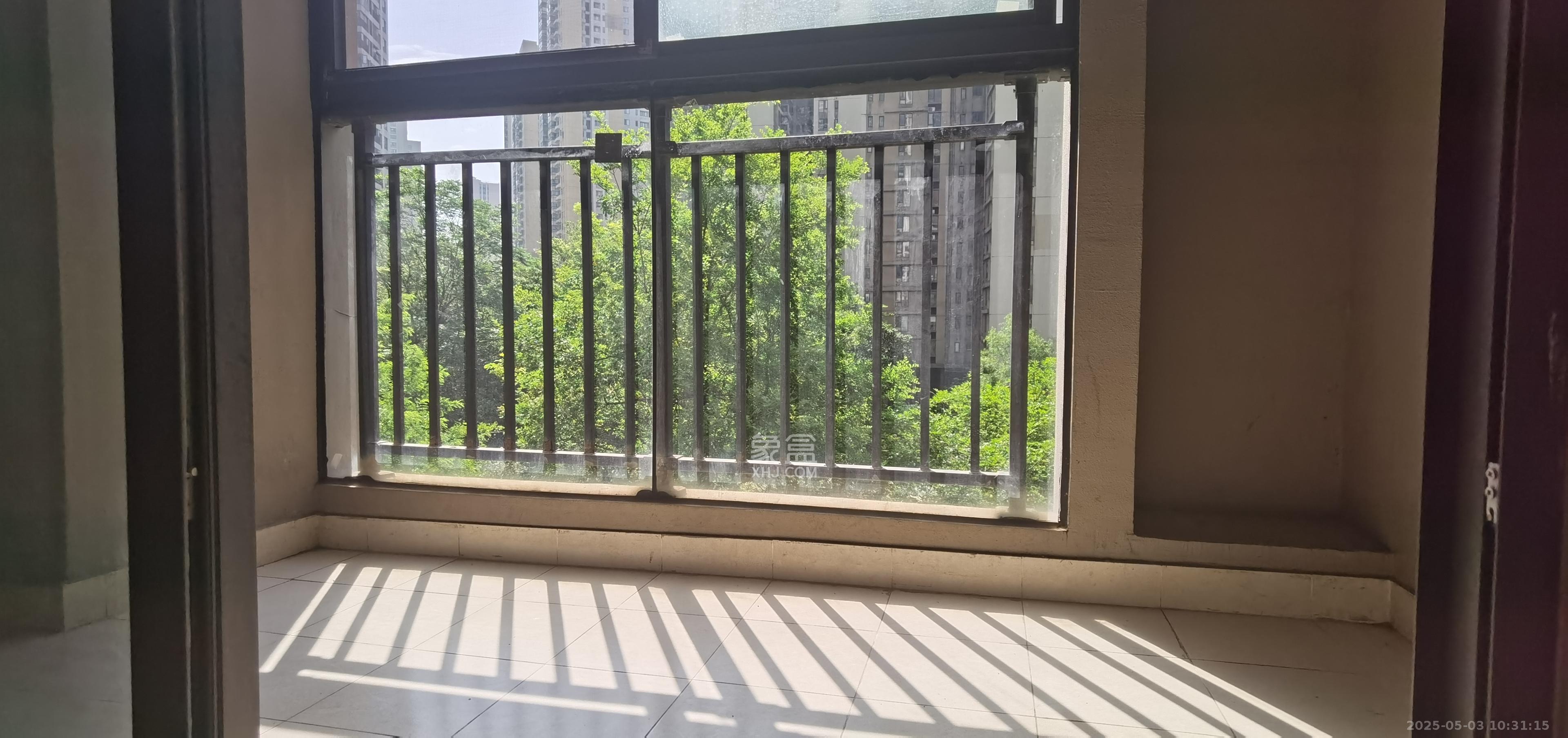 万科城市花园  3室2厅1卫   2100.00元/月室内图