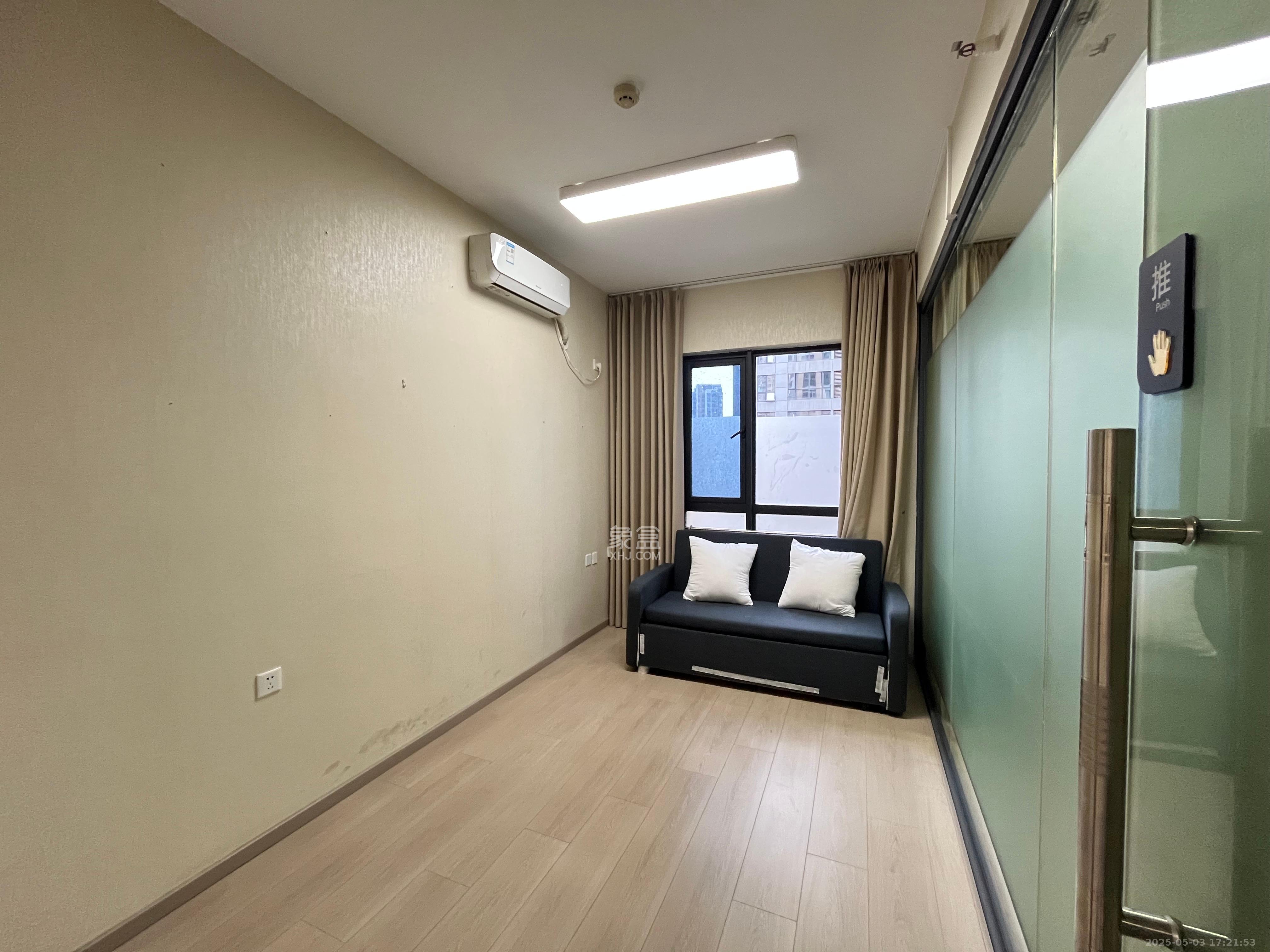 德思勤城市广场(宝格丽公寓) 4室1厅1卫 4500.0元/月 德思勤城市广场(宝格丽公寓) 4室1厅1卫 4500.0元/月室内图