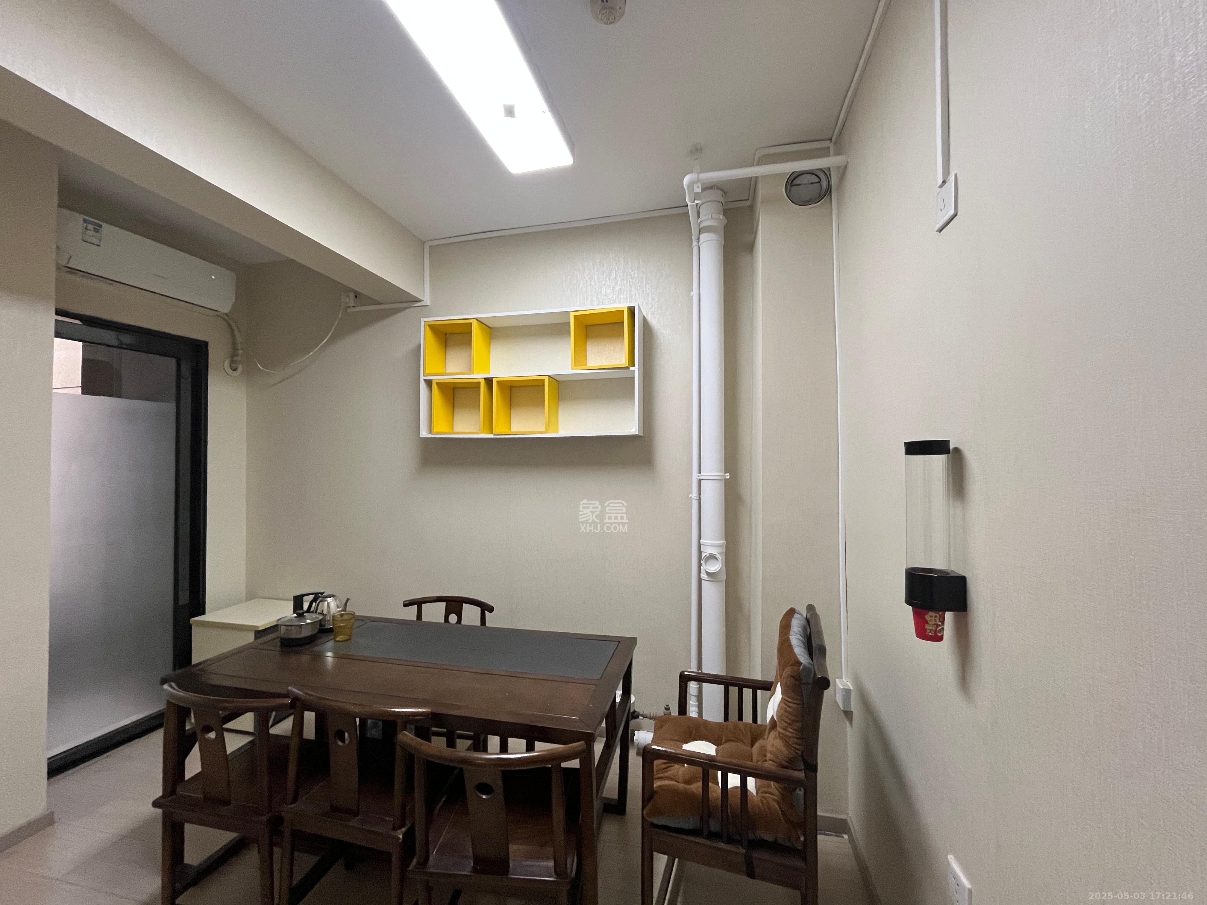 德思勤城市广场(宝格丽公寓) 4室1厅1卫 4500.0元/月 德思勤城市广场(宝格丽公寓) 4室1厅1卫 4500.0元/月室内图