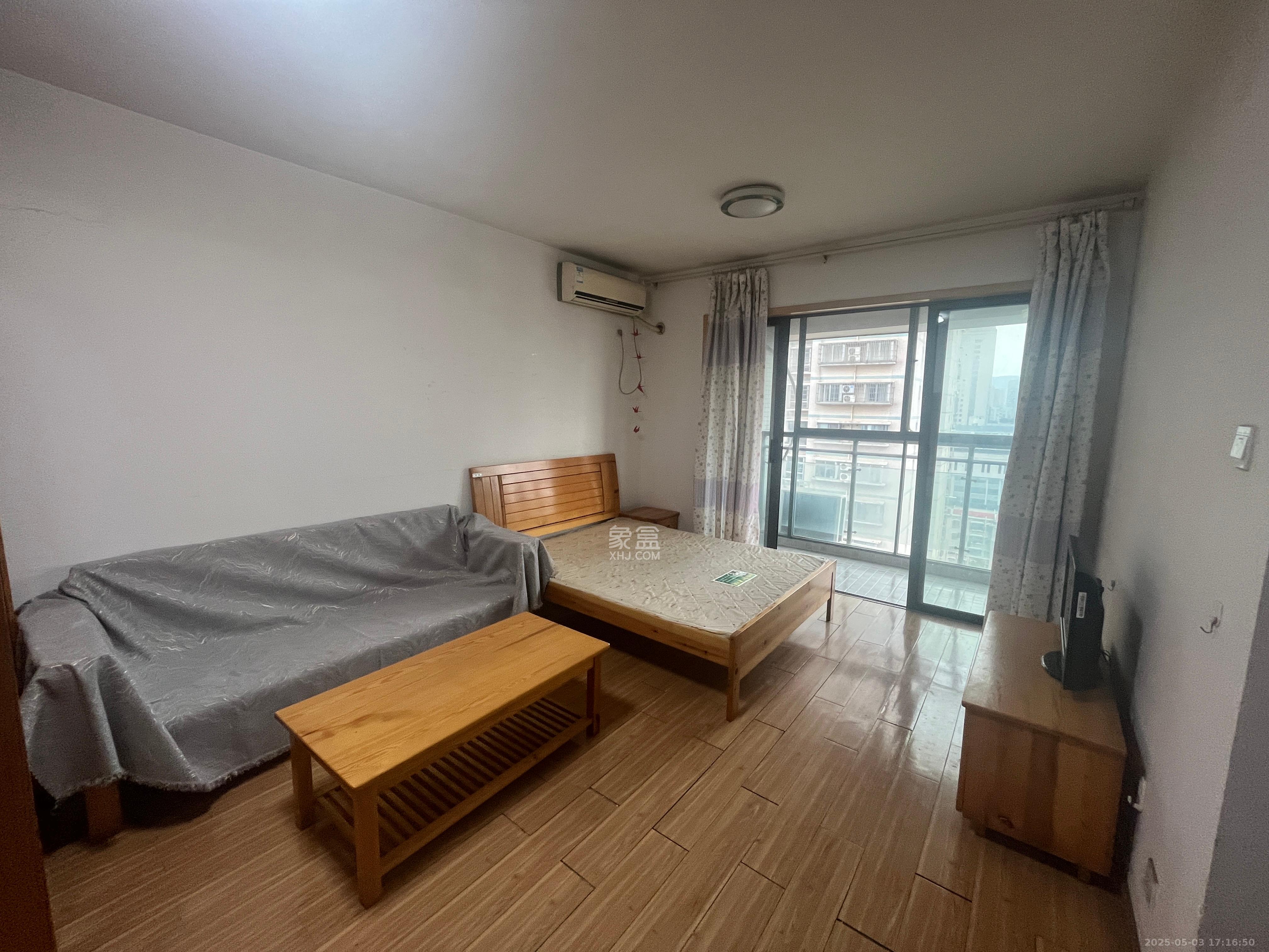 西城龙庭  1室1厅1卫   1650.00元/月