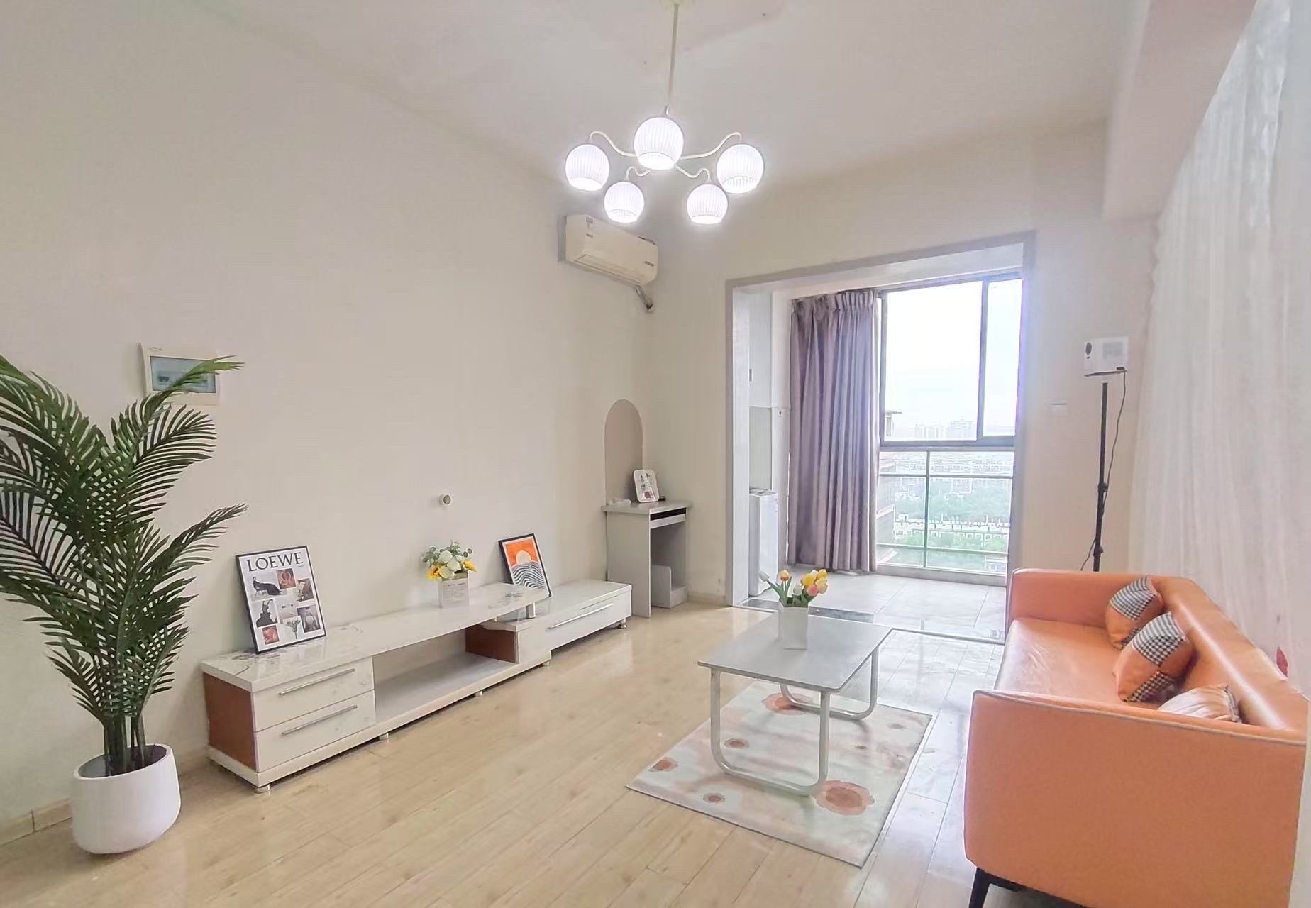 名仕华府  1室1厅1卫   1300.00元/月