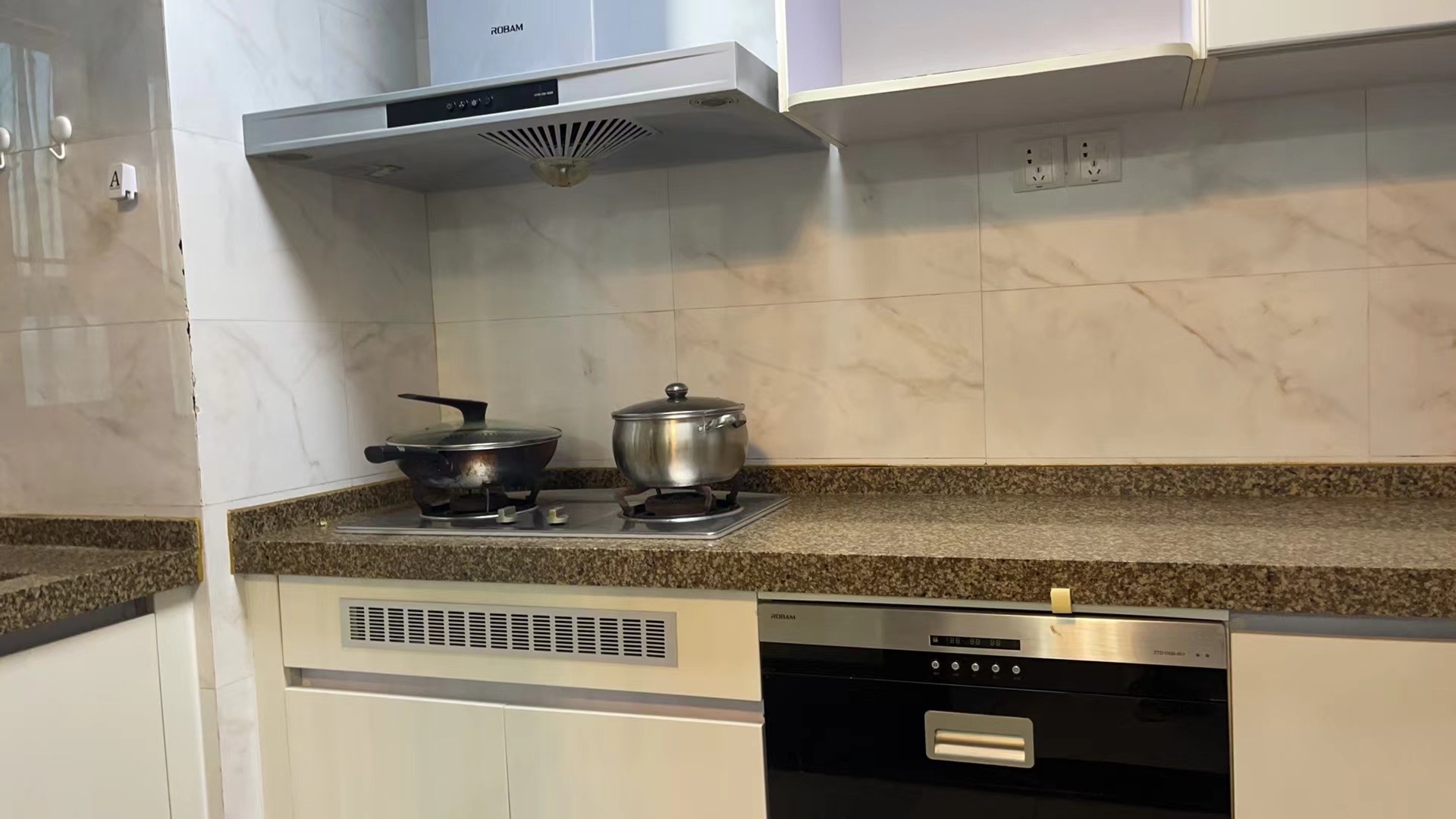 恒大外滩 3室2厅2卫 5000.0元/月 恒大外滩 3室2厅2卫 5000.0元/月室内图