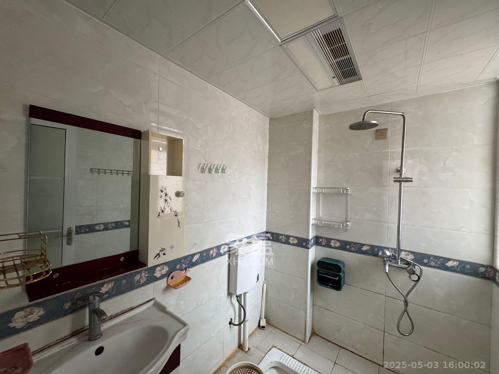 金领家族 2室2厅1卫 1600.0元/月 金领家族 2室2厅1卫 1600.0元/月室内图