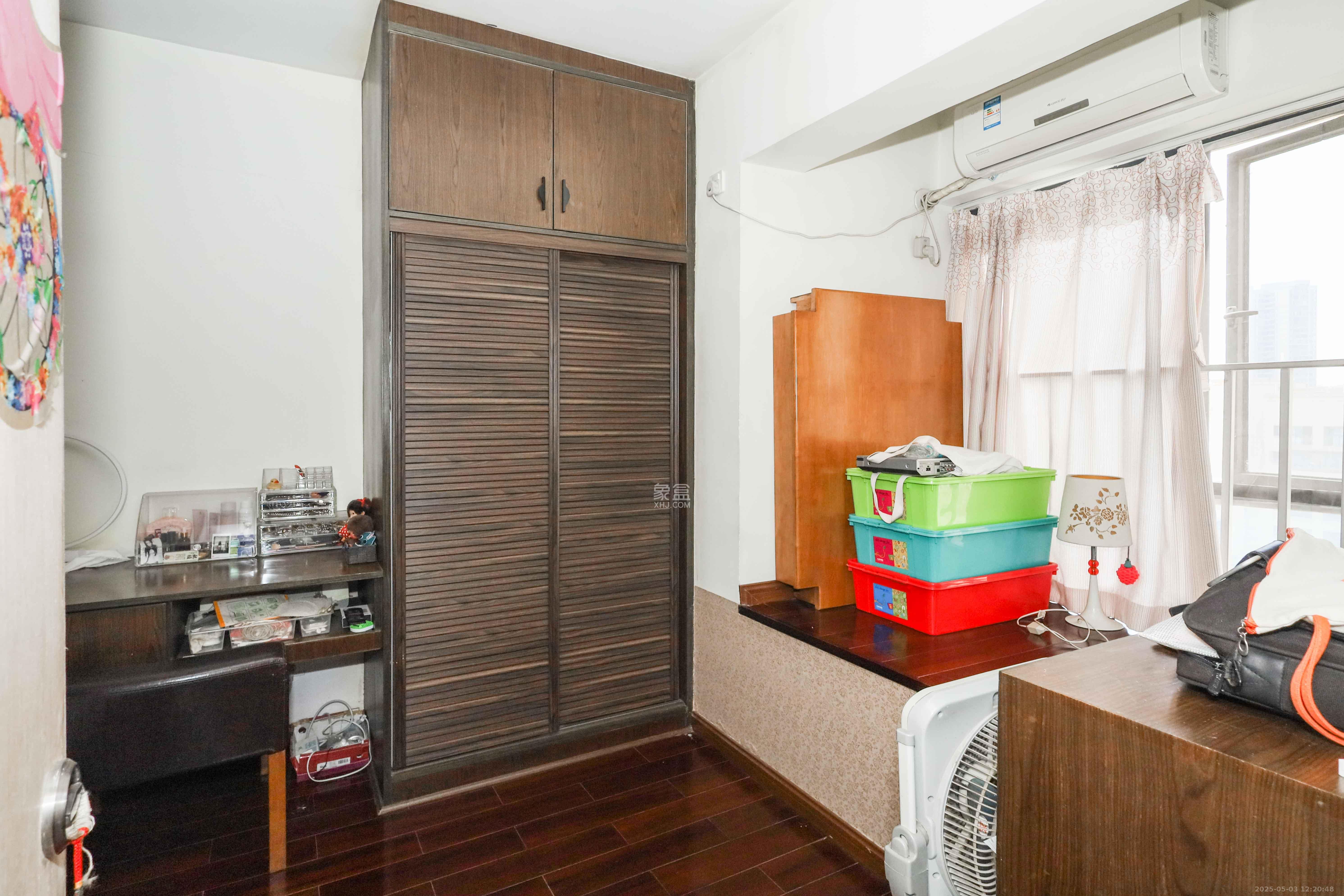 保利麓谷林语A区 3室2厅1卫 62.8万 保利麓谷林语A区 3室2厅1卫 62.8万卧室