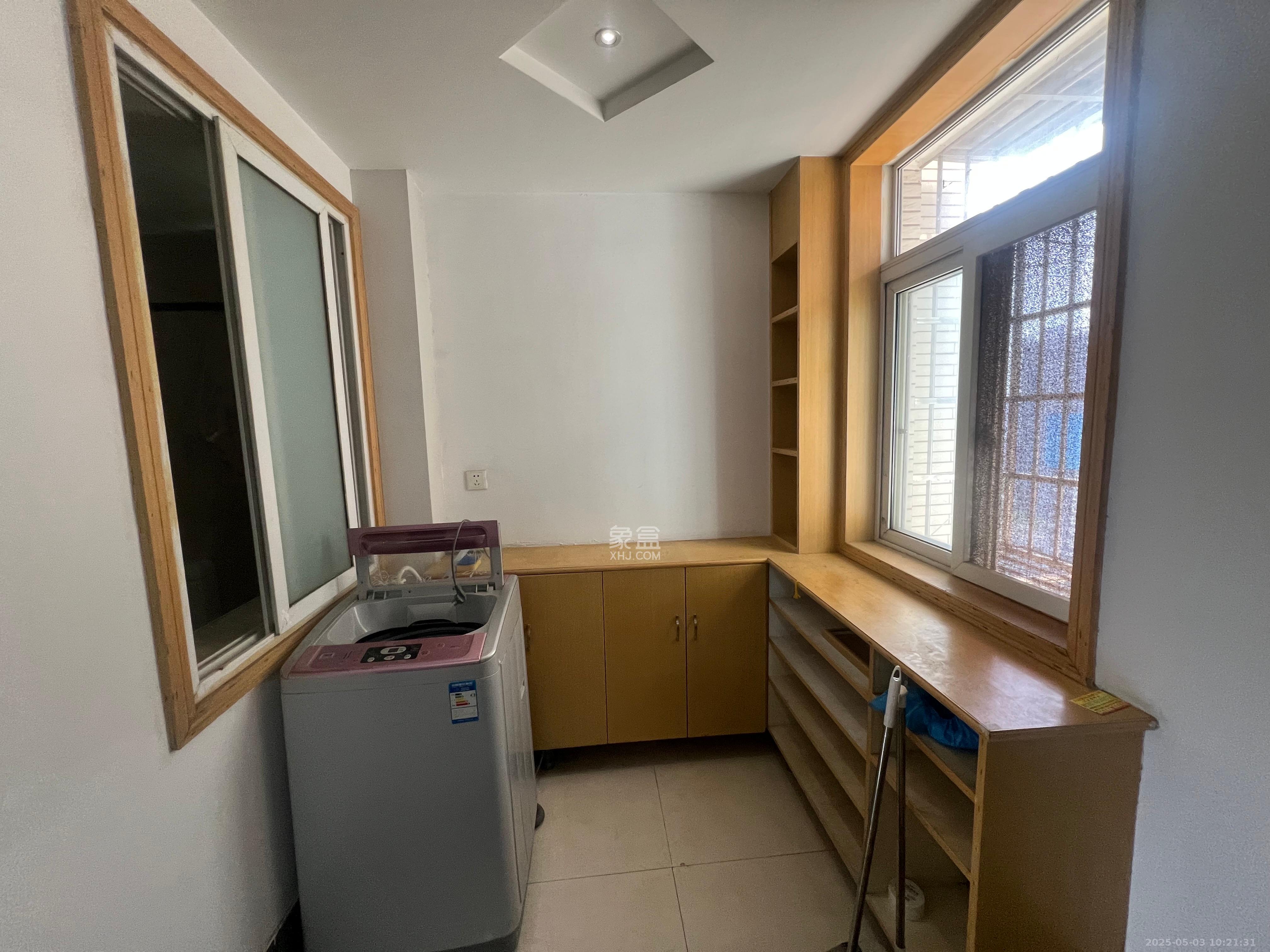 楚天中苑  3室2厅1卫    1900.0元/月 楚天中苑  3室2厅1卫    1900.0元/月室内图