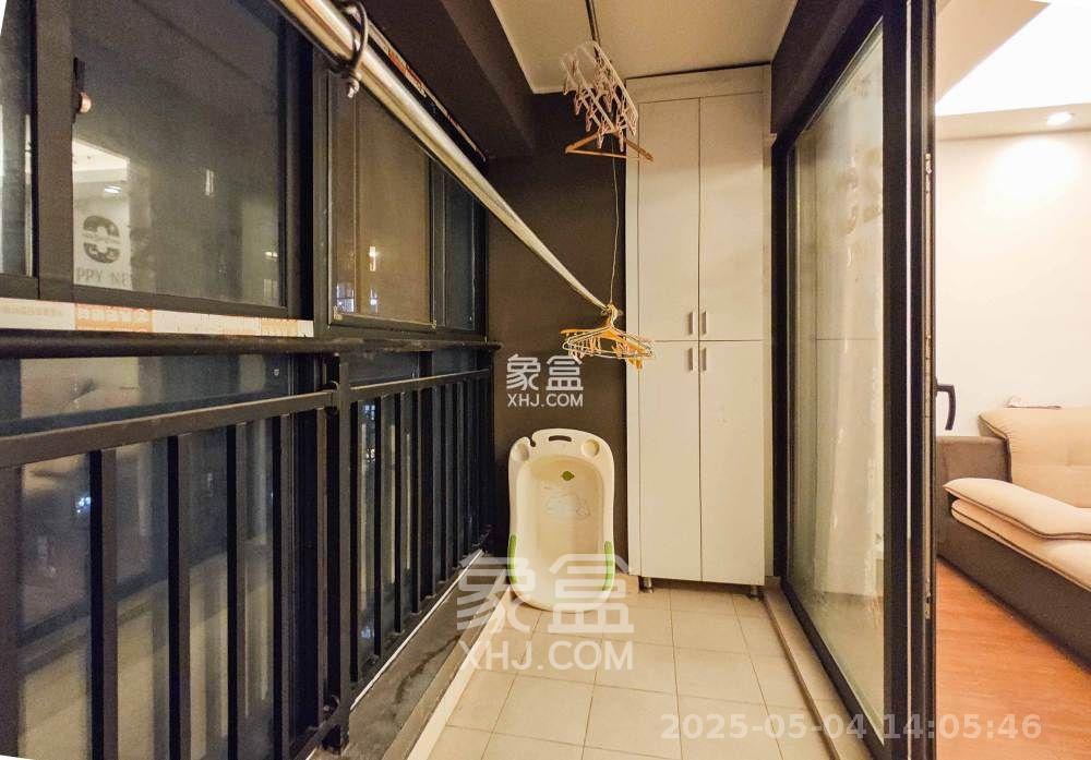 万科金域华府三四期  1室2厅1卫    2600.0元/月室内图