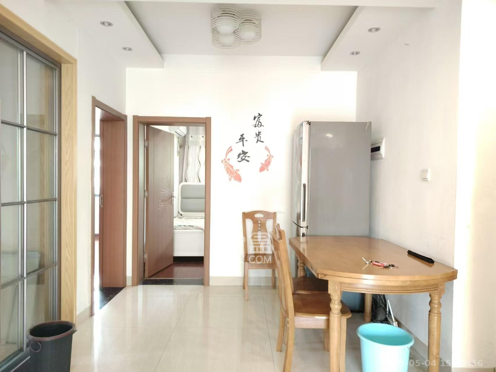 东方锦泰  3室2厅2卫   1200.00元/月室内图1