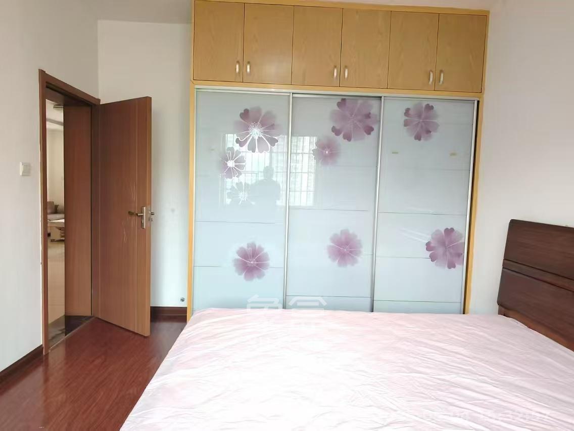 东方锦泰  3室2厅2卫   1200.00元/月室内图