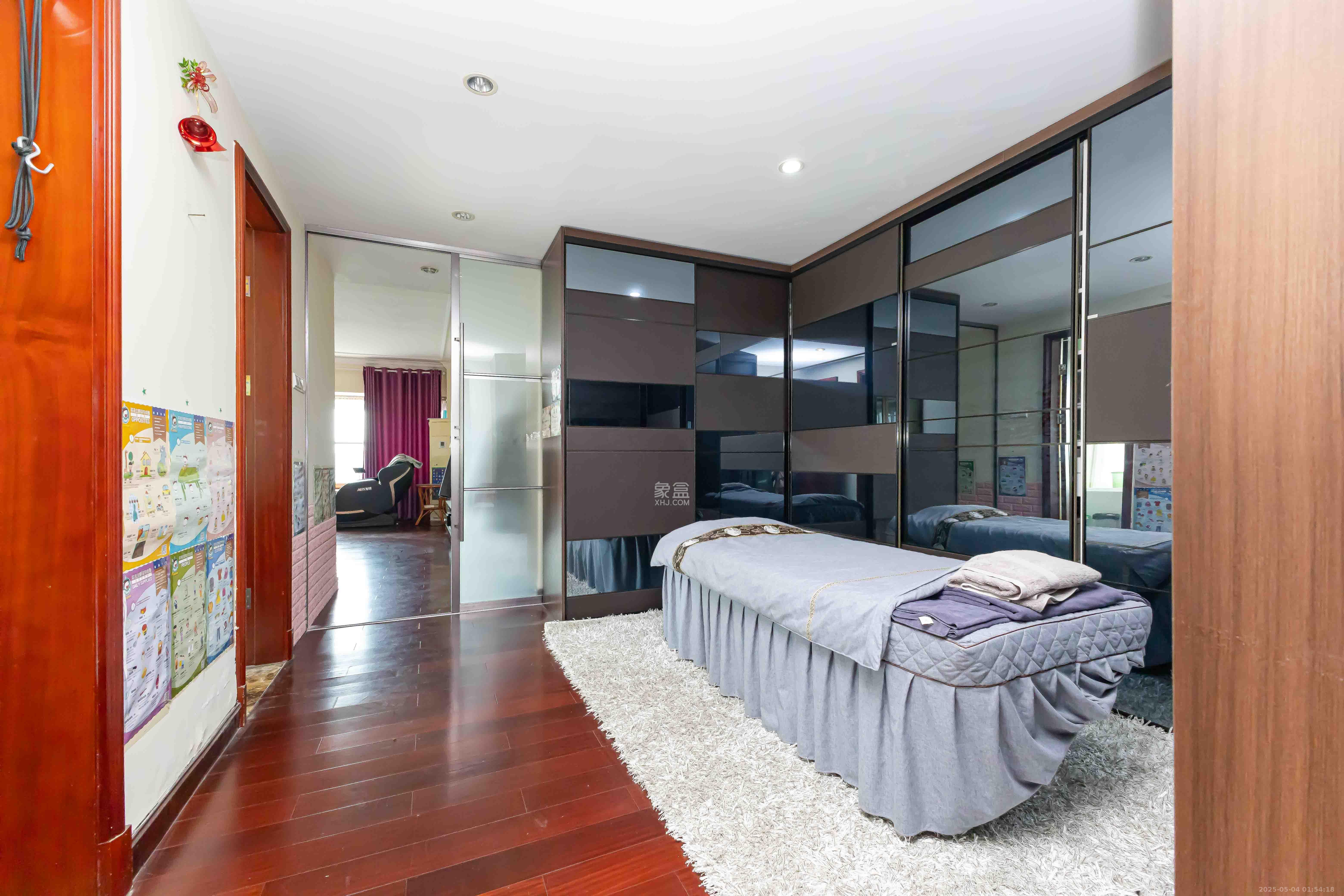 恒大名都 4室2厅4卫 188.88万 恒大名都 4室2厅4卫 188.88万卧室