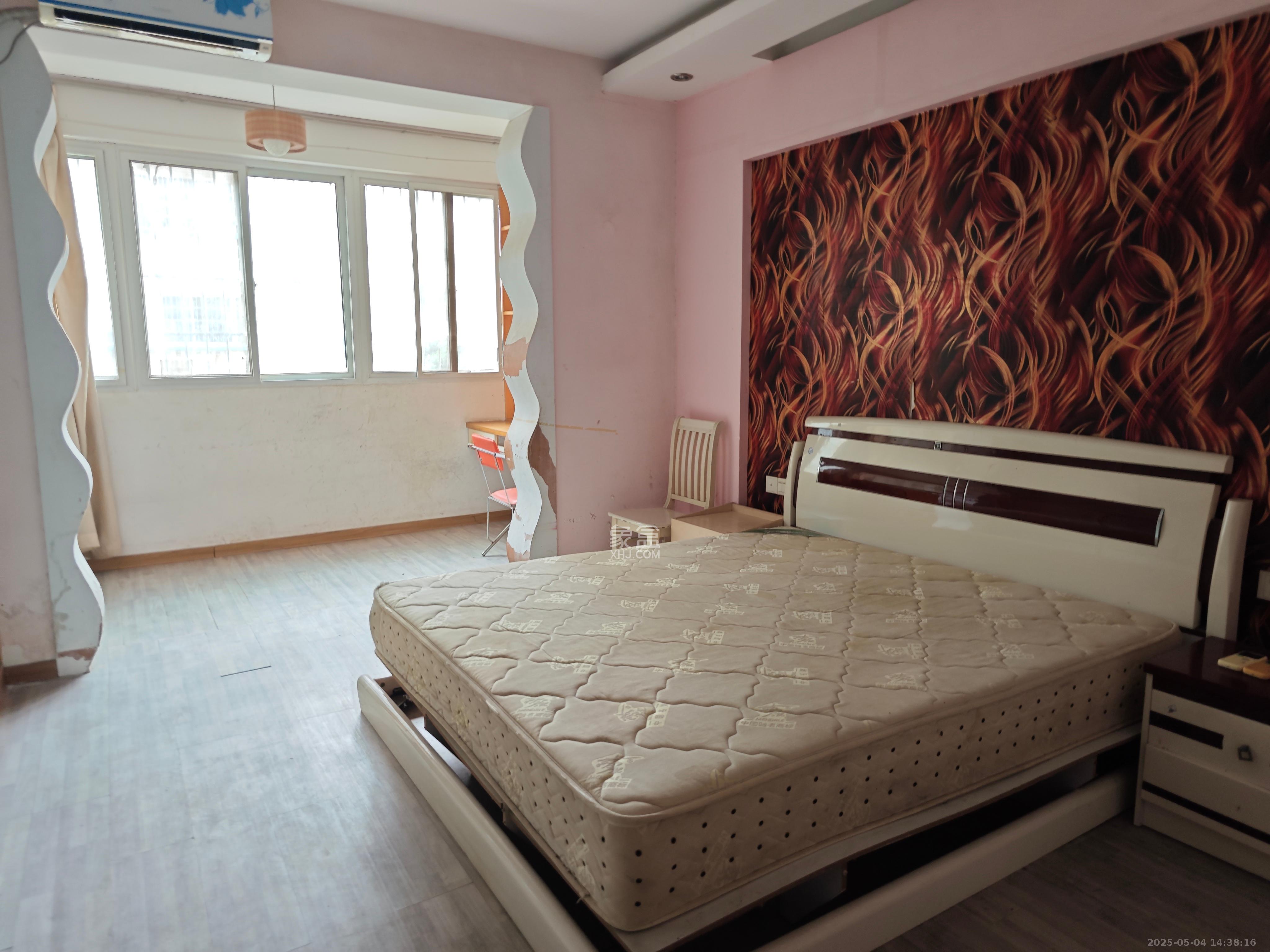 麓谷雅园  3室0厅0卫    2200.0元/月室内图