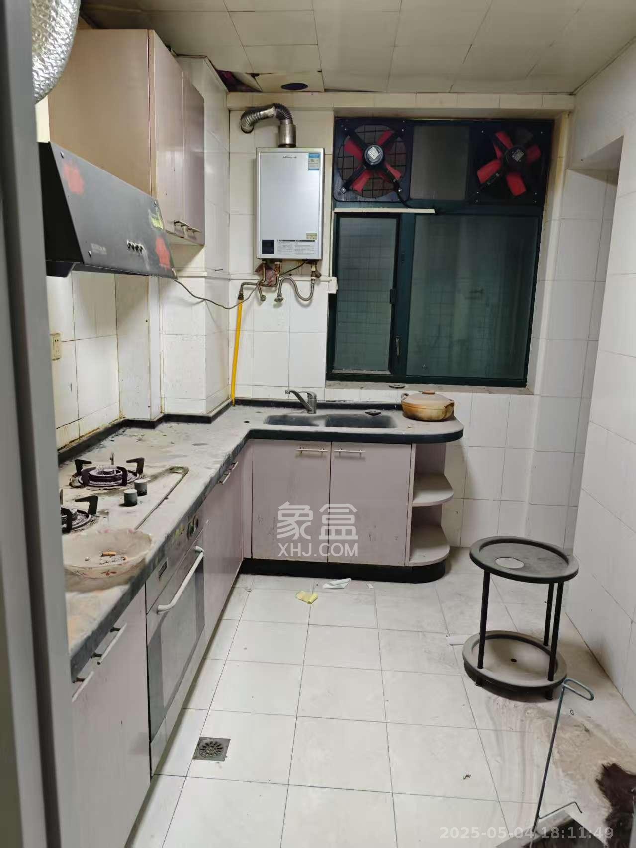 王府花园 3室2厅2卫 3200.0元/月 王府花园 3室2厅2卫 3200.0元/月室内图