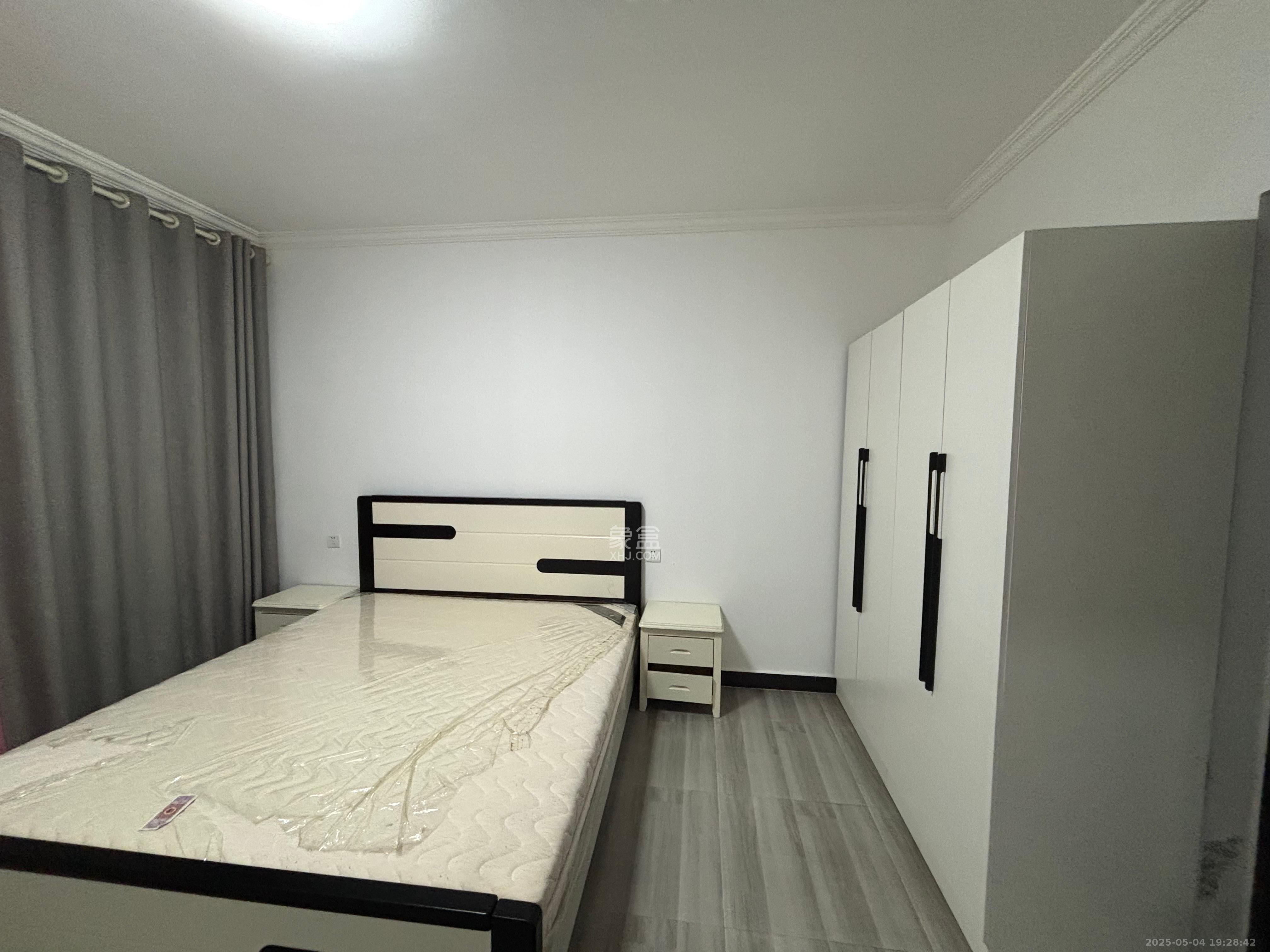 鸿运佳苑  1室0厅0卫   2200.00元/月室内图