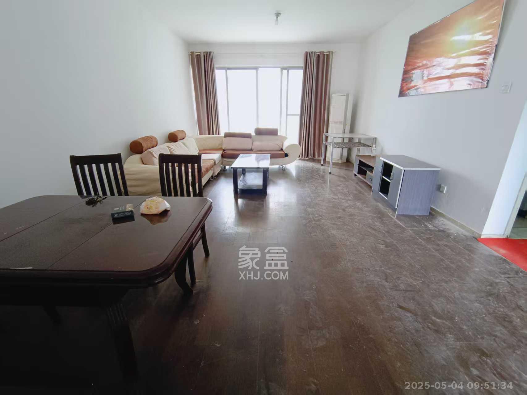 阳光100二期 4室2厅2卫 2200.0元/月 阳光100二期 4室2厅2卫 2200.0元/月室内图