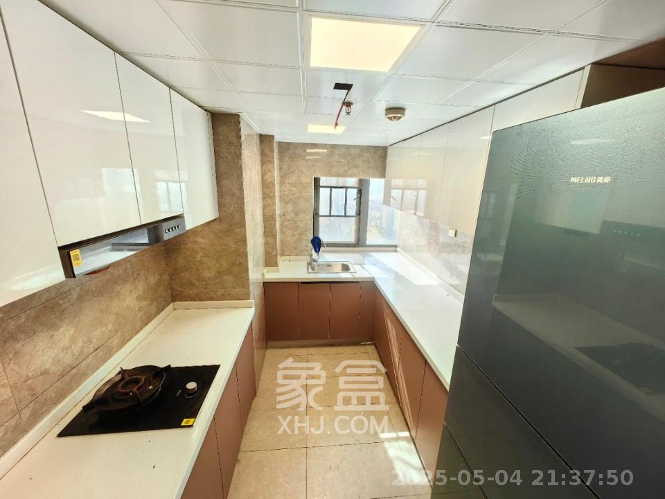 梦想新天地  3室2厅2卫   2700.00元/月室内图