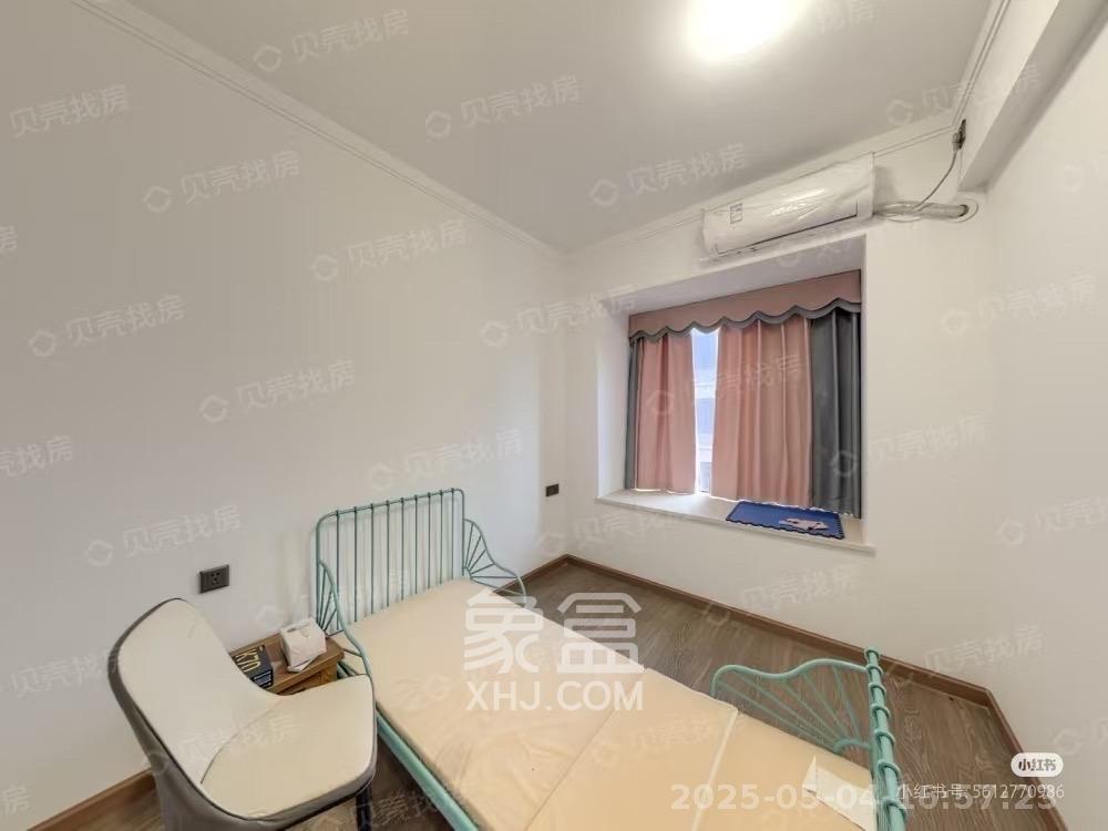 招商华发依云曦城 4室2厅1卫 2600.0元/月 招商华发依云曦城 4室2厅1卫 2600.0元/月室内图