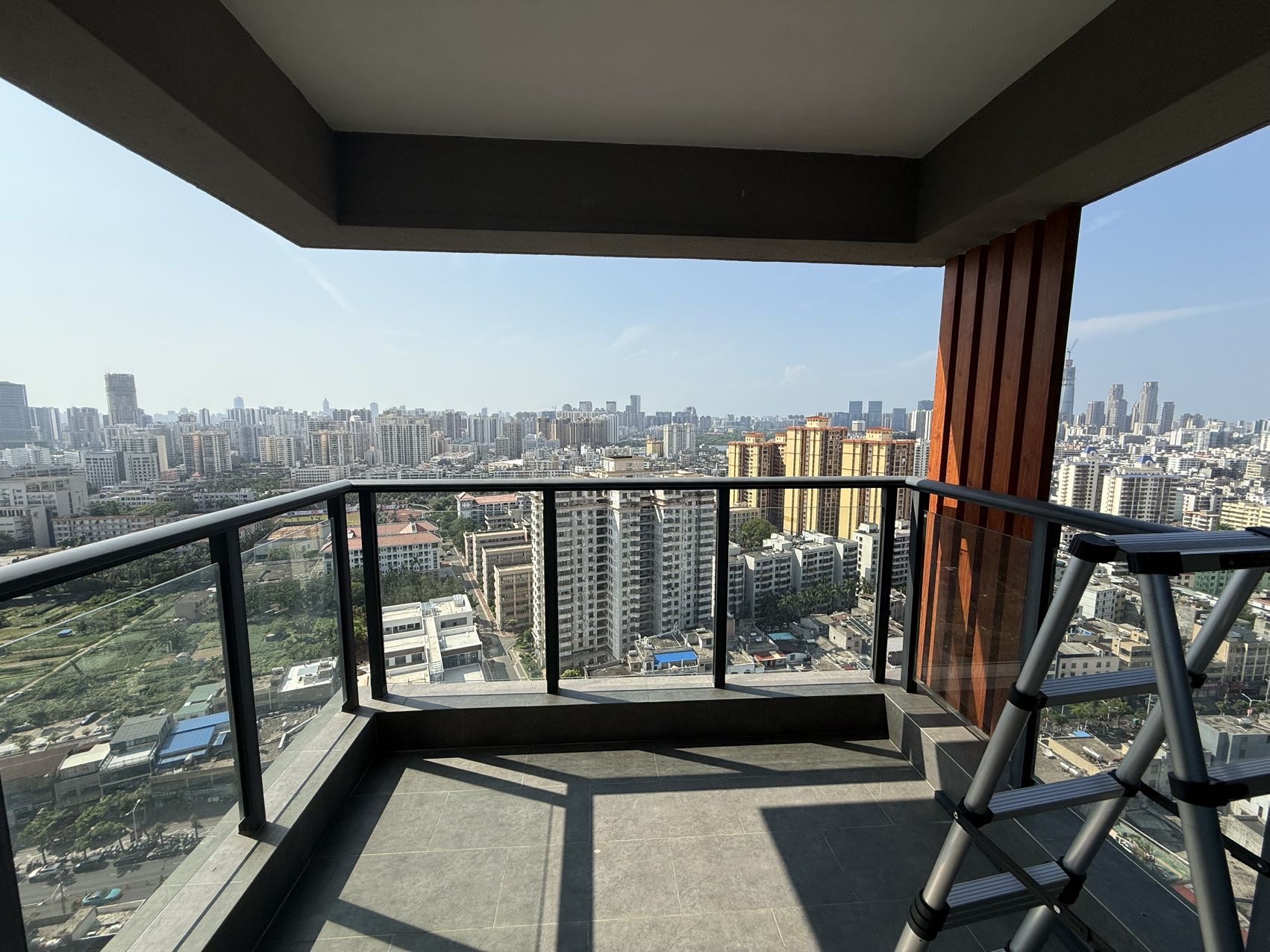 天街华府（海南新天地）  4室2厅2卫   4100.00元/月室内图
