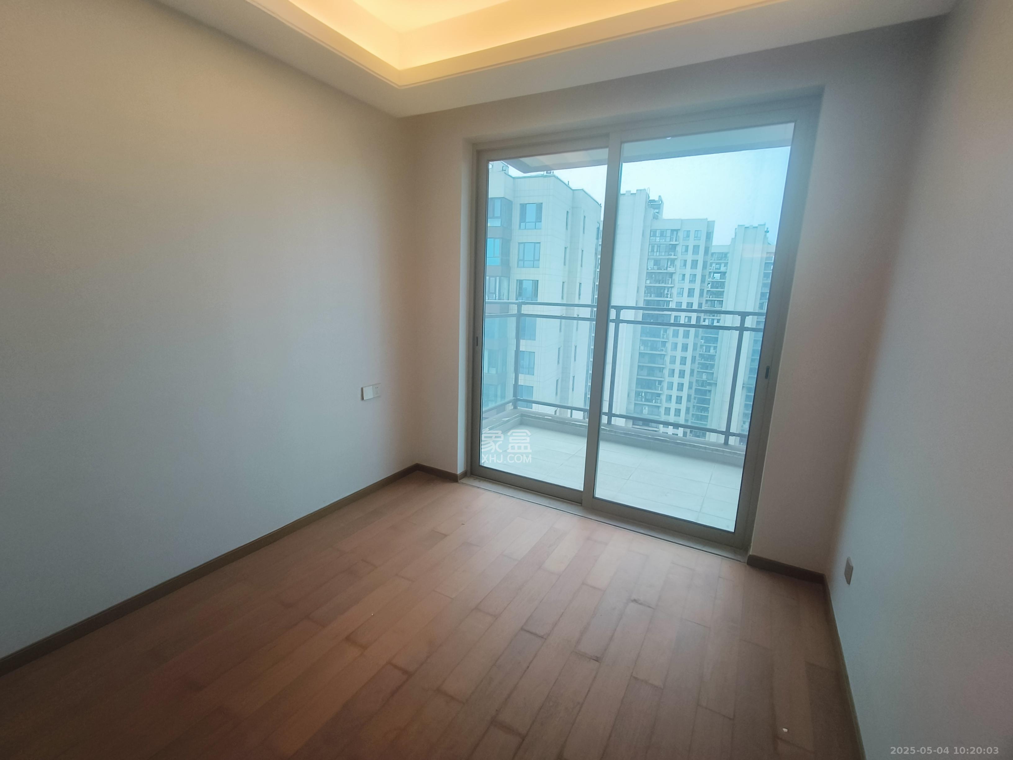 梅溪湖金茂湾 5室2厅3卫 9000.0元/月 梅溪湖金茂湾 5室2厅3卫 9000.0元/月室内图