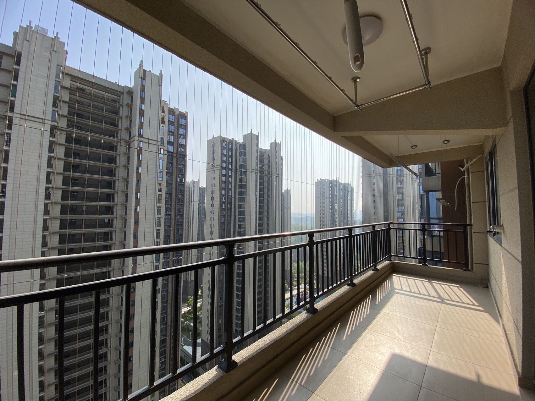 碧桂园梓山府 3室2厅2卫 1800.0元/月 碧桂园梓山府 3室2厅2卫 1800.0元/月室内图