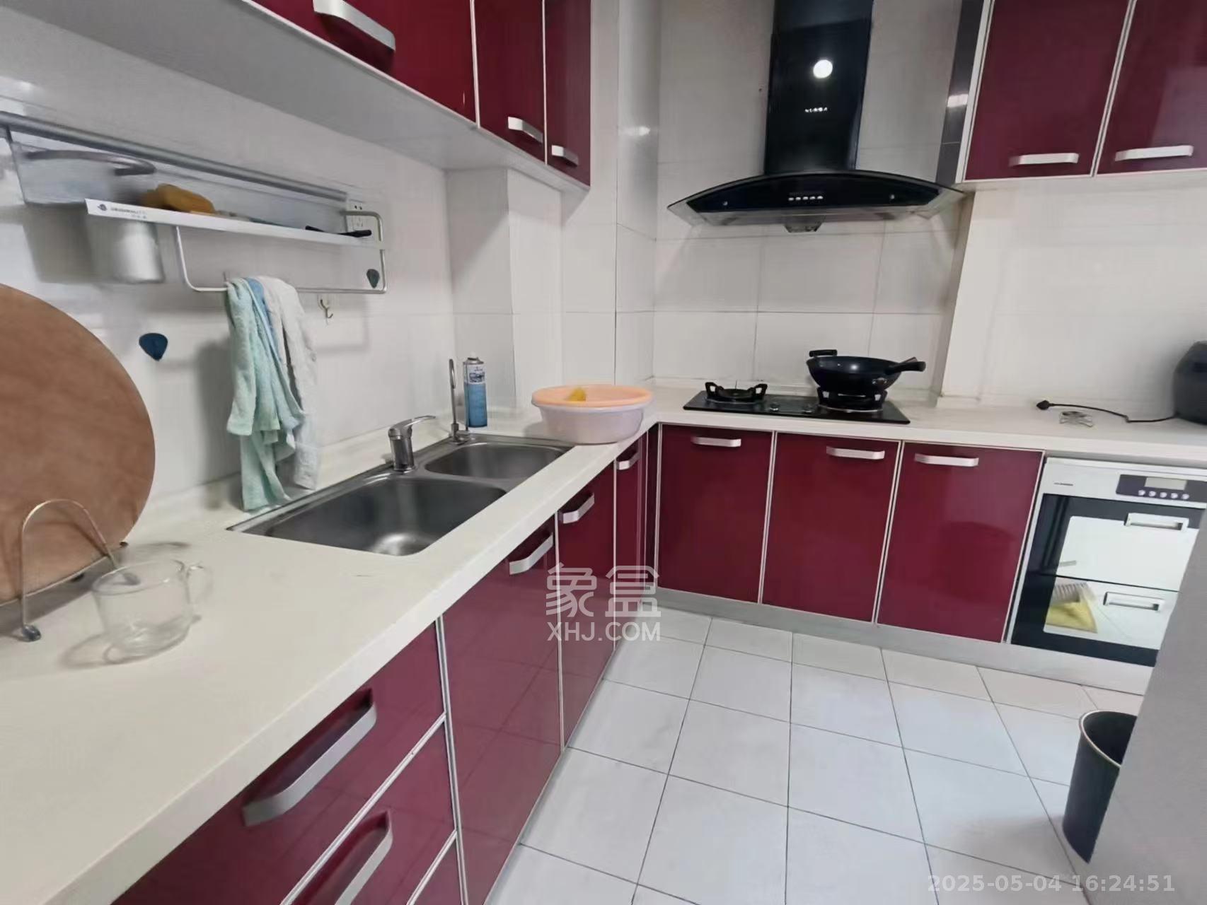 金色屋顶 4室2厅2卫 5500.0元/月 金色屋顶 4室2厅2卫 5500.0元/月室内图