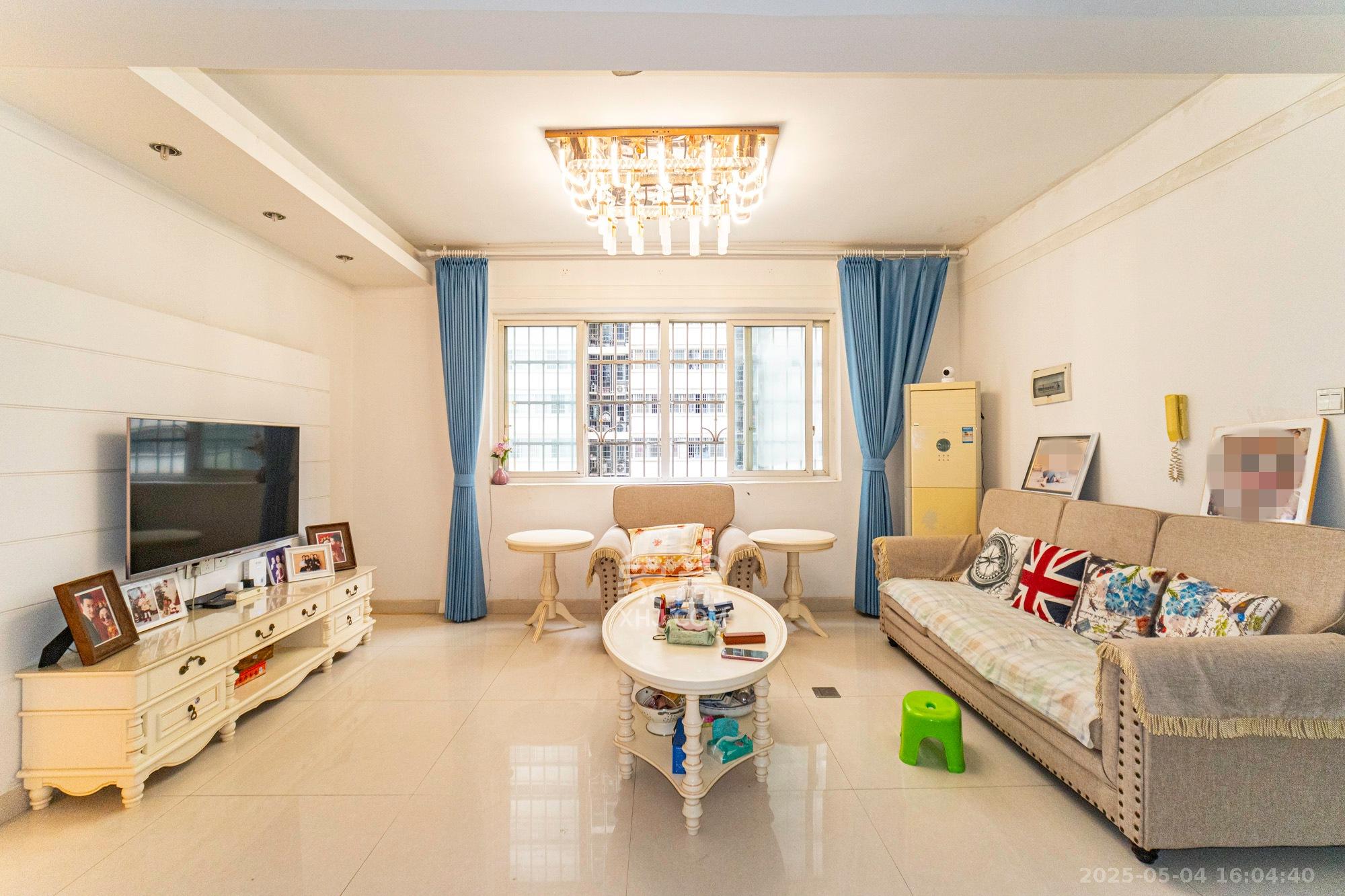 锦璨家园  4室2厅2卫    88.0万 锦璨家园  4室2厅2卫    88.0万客厅