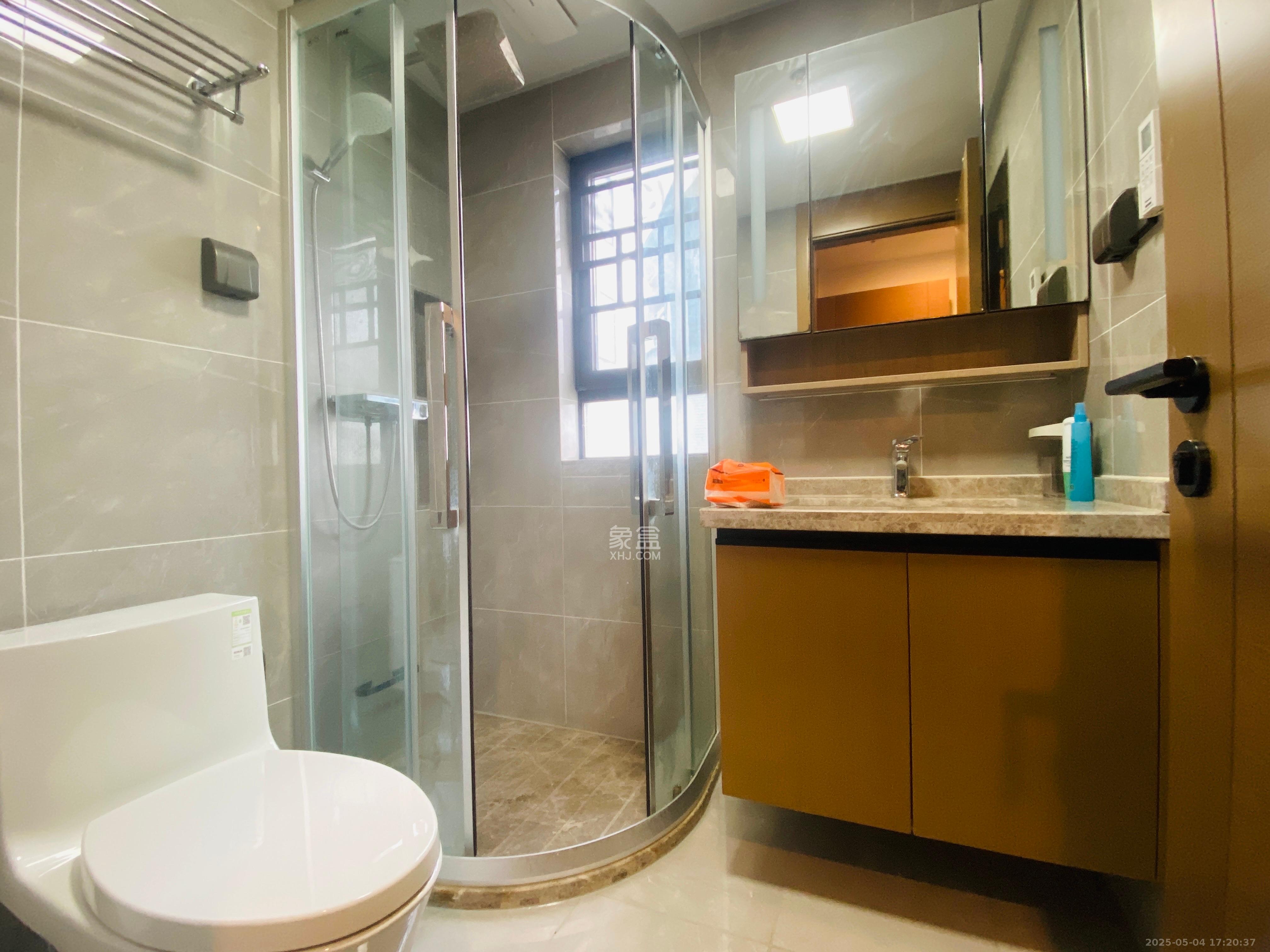 万科里金域国际  3室1厅2卫    6000.0元/月 万科里金域国际  3室1厅2卫    6000.0元/月室内图