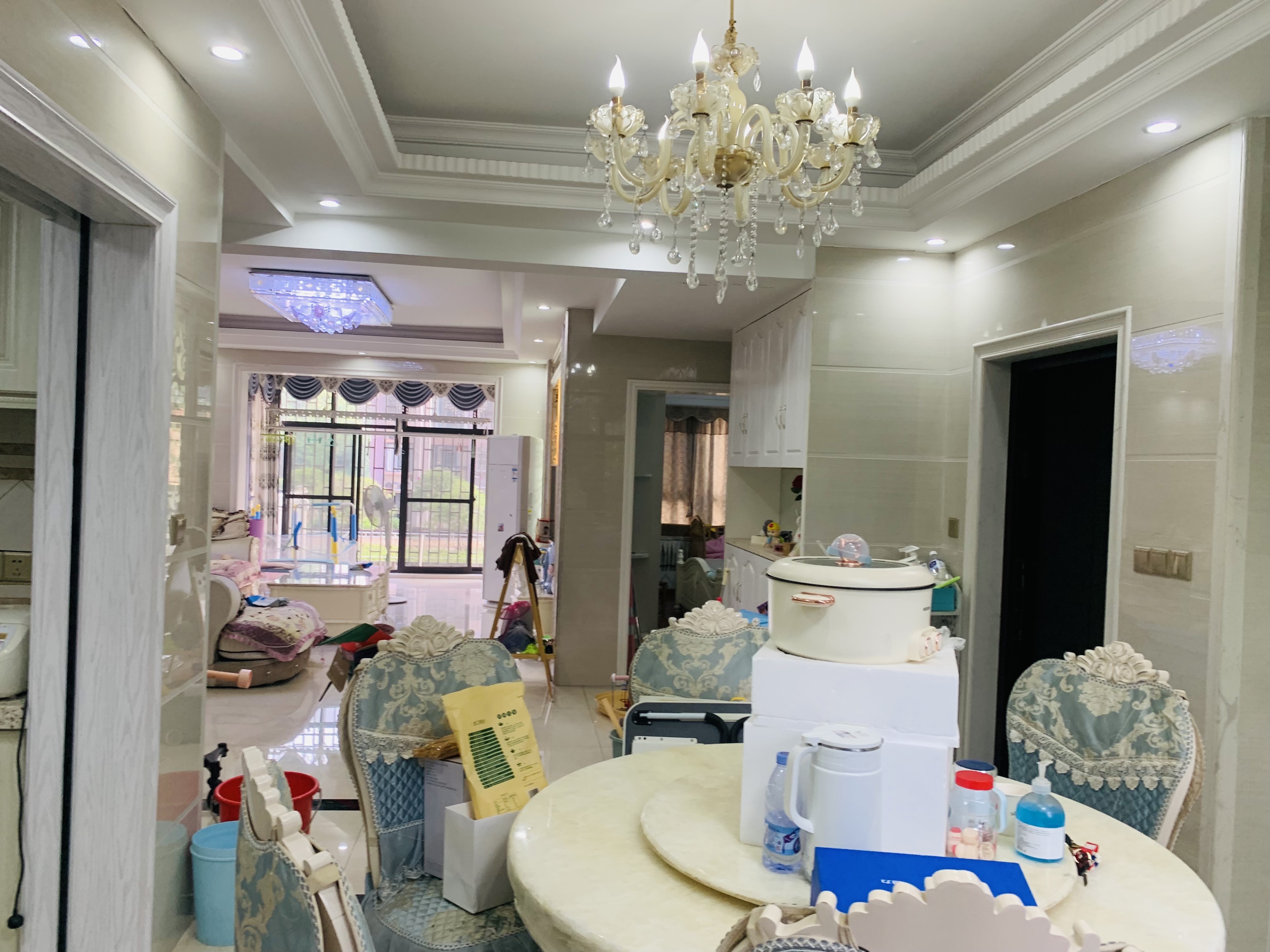 冠都现代城（冠都幸福彼岸）  3室2厅2卫   2500.00元/月室内图