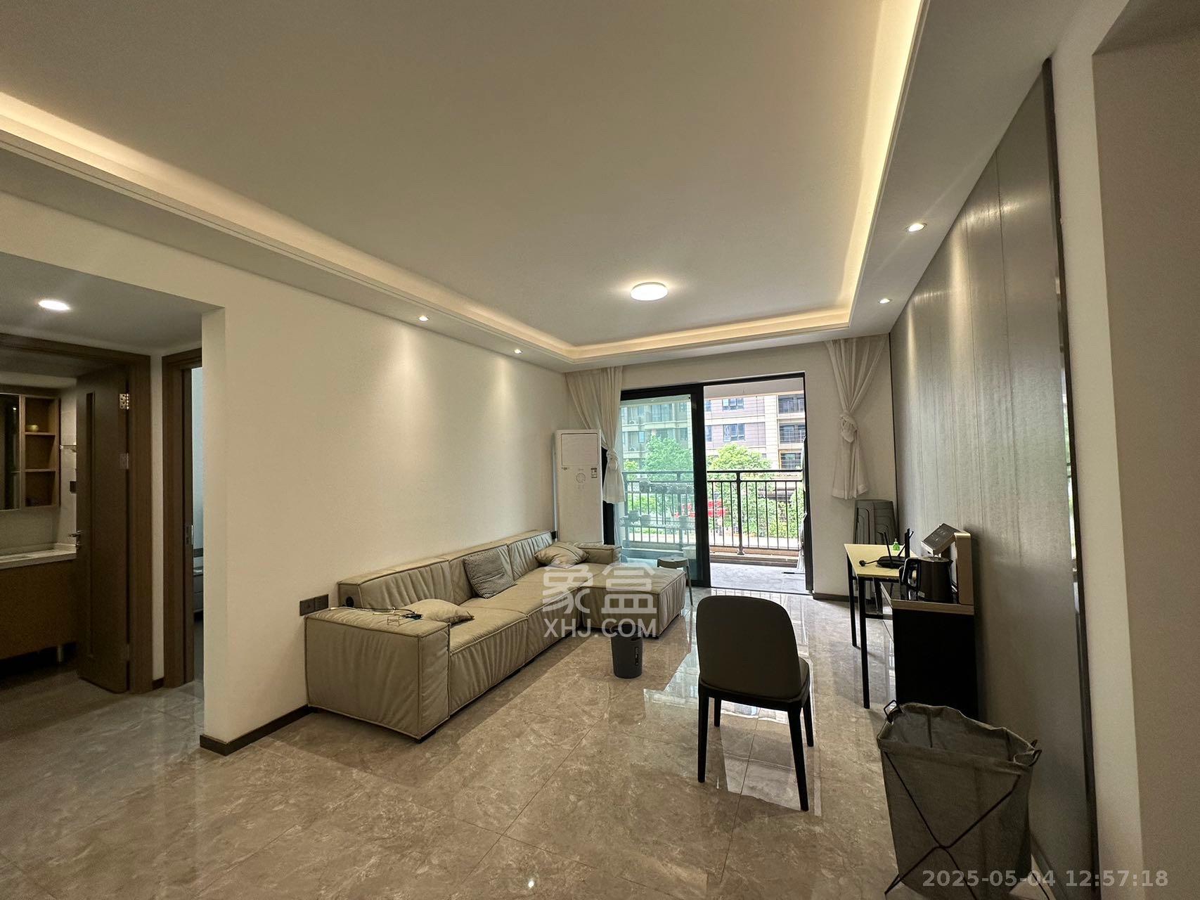 招商华发依云曦城 3室2厅2卫 2600.0元/月 招商华发依云曦城 3室2厅2卫 2600.0元/月室内图