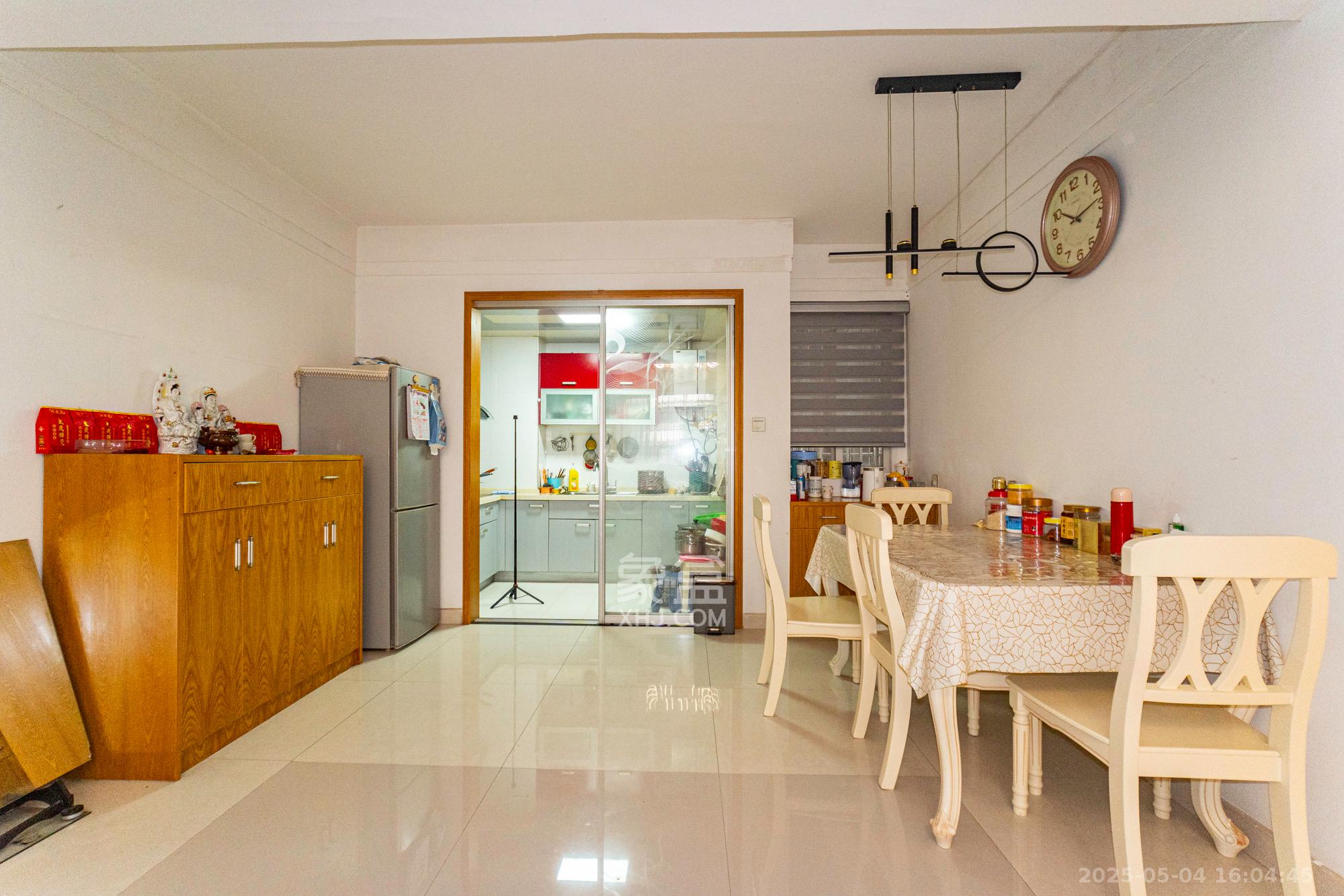 锦璨家园  4室2厅2卫    88.0万 锦璨家园  4室2厅2卫    88.0万客厅