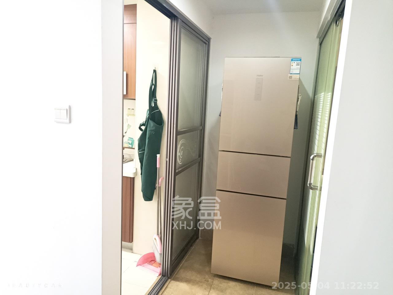 环宇天地、中海地产（中信城市广场二期）  2室2厅1卫   1800.00元/月室内图