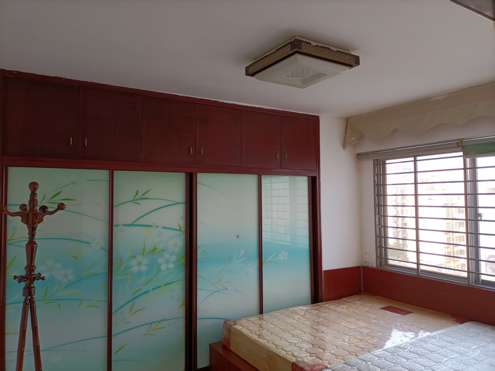 金山小区  4室2厅1卫   2600.00元/月室内图
