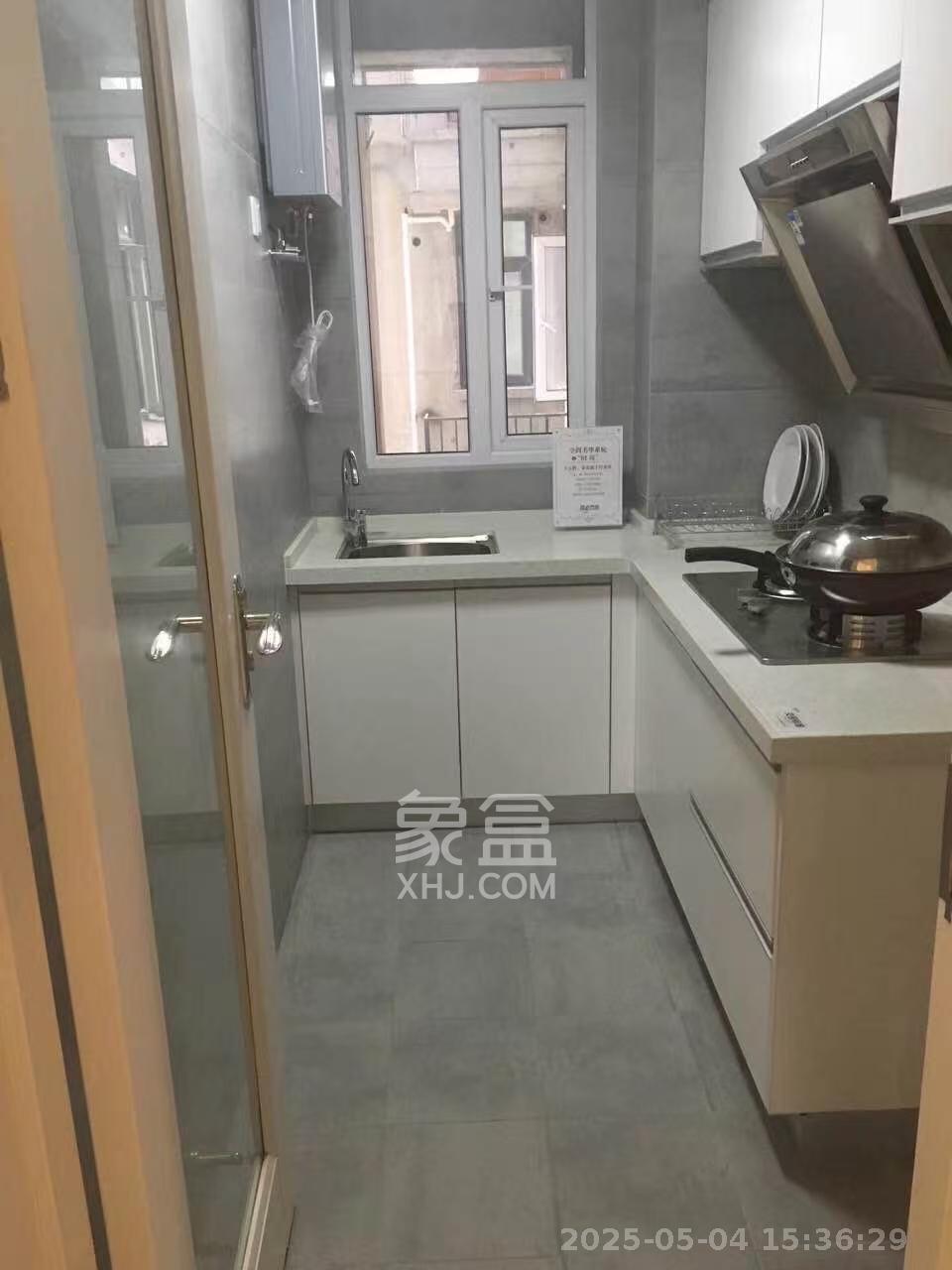 三一街区  2室2厅1卫    1800.0元/月室内图