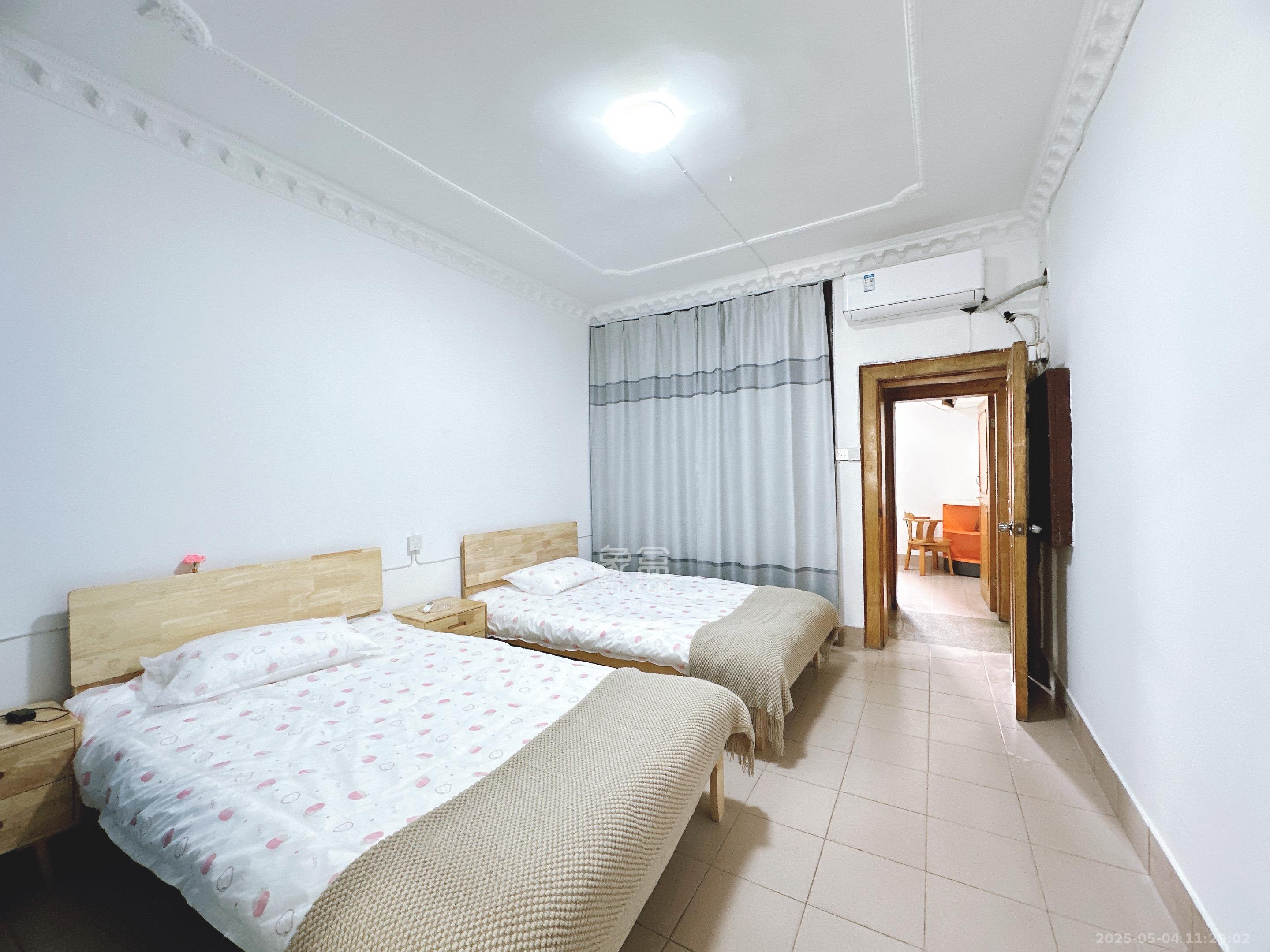 便河边人大宿舍(长沙市人大常委会家属区) 4室2厅1卫 4000.0元/月 便河边人大宿舍(长沙市人大常委会家属区) 4室2厅1卫 4000.0元/月室内图