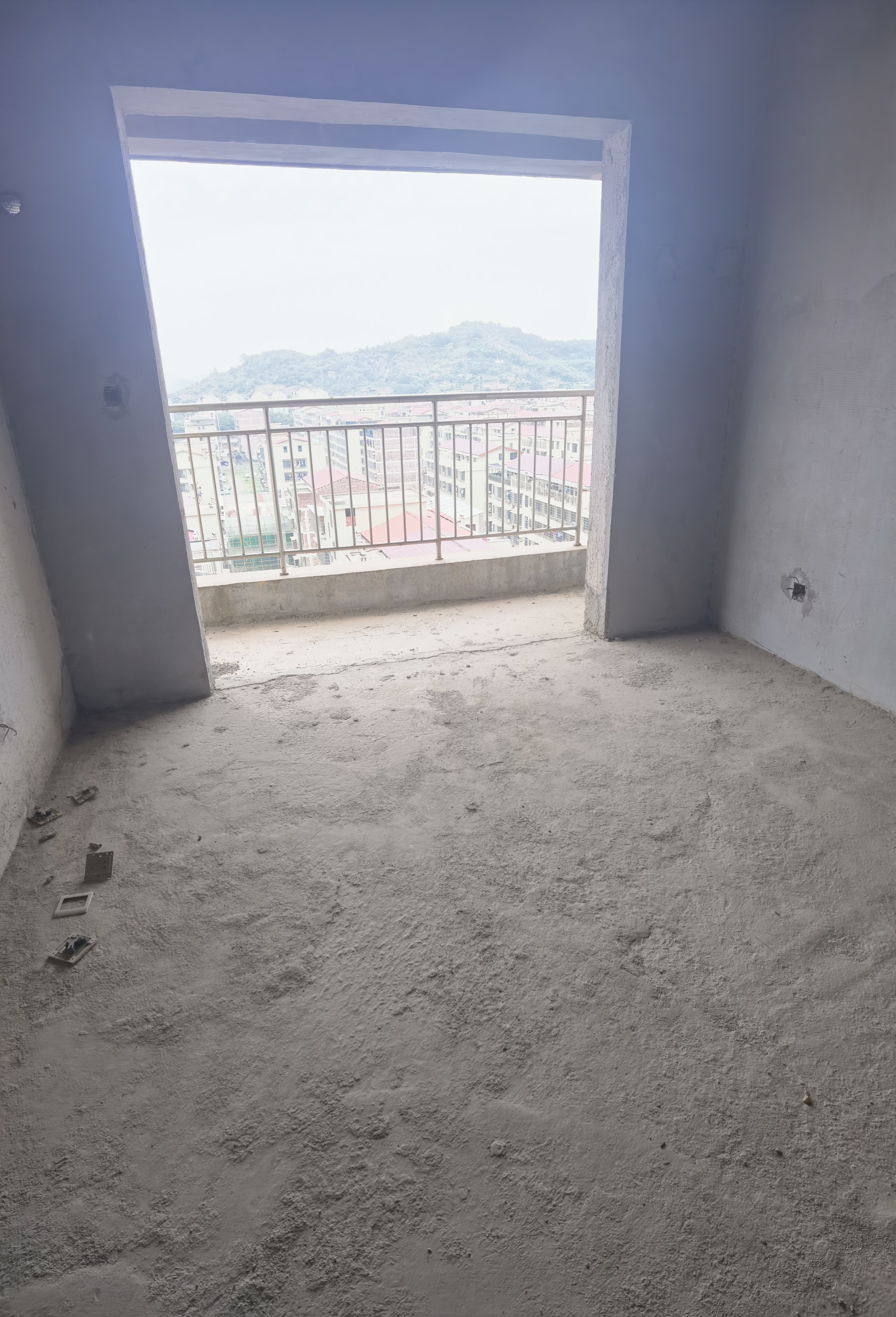 新世界建材城  4室2厅2卫   46.80万客厅