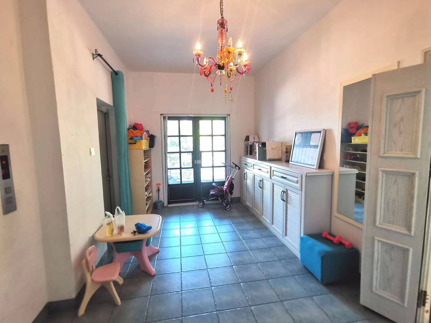 阳光经典 5室2厅3卫 880.0万 阳光经典 5室2厅3卫 880.0万室内图