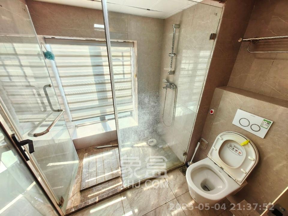 梦想新天地  3室2厅2卫   2700.00元/月室内图