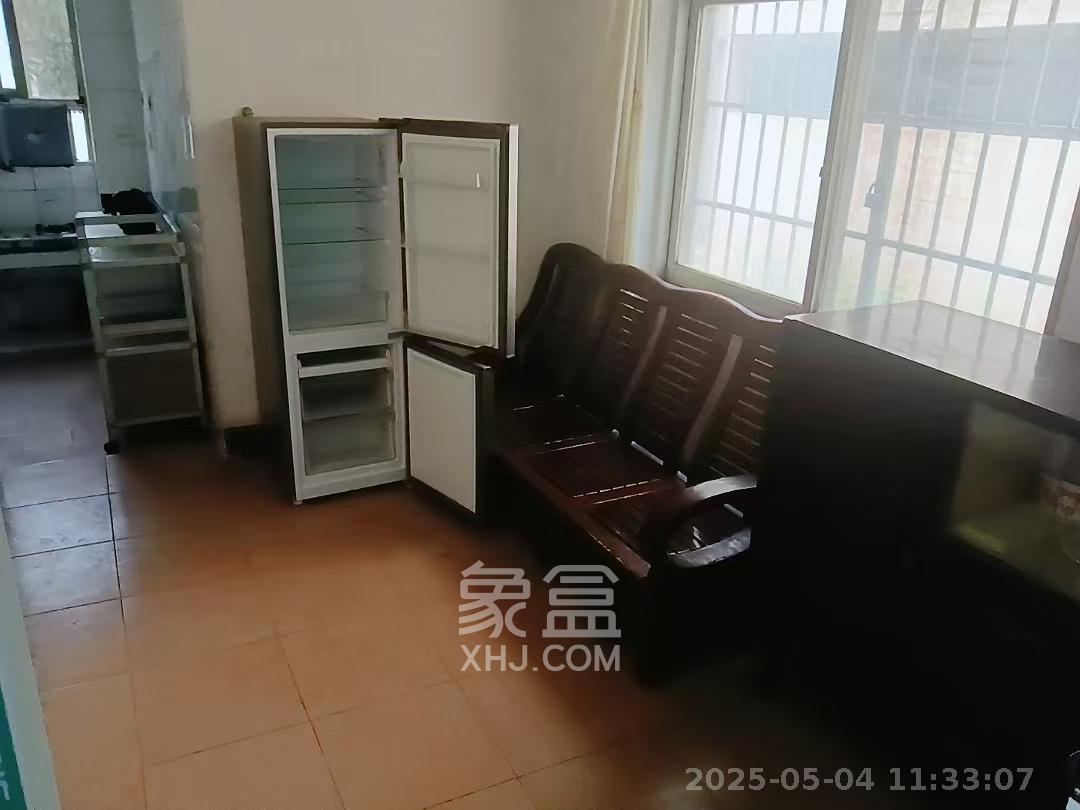 长坡社区 3室1厅1卫 2000.0元/月 长坡社区 3室1厅1卫 2000.0元/月室内图